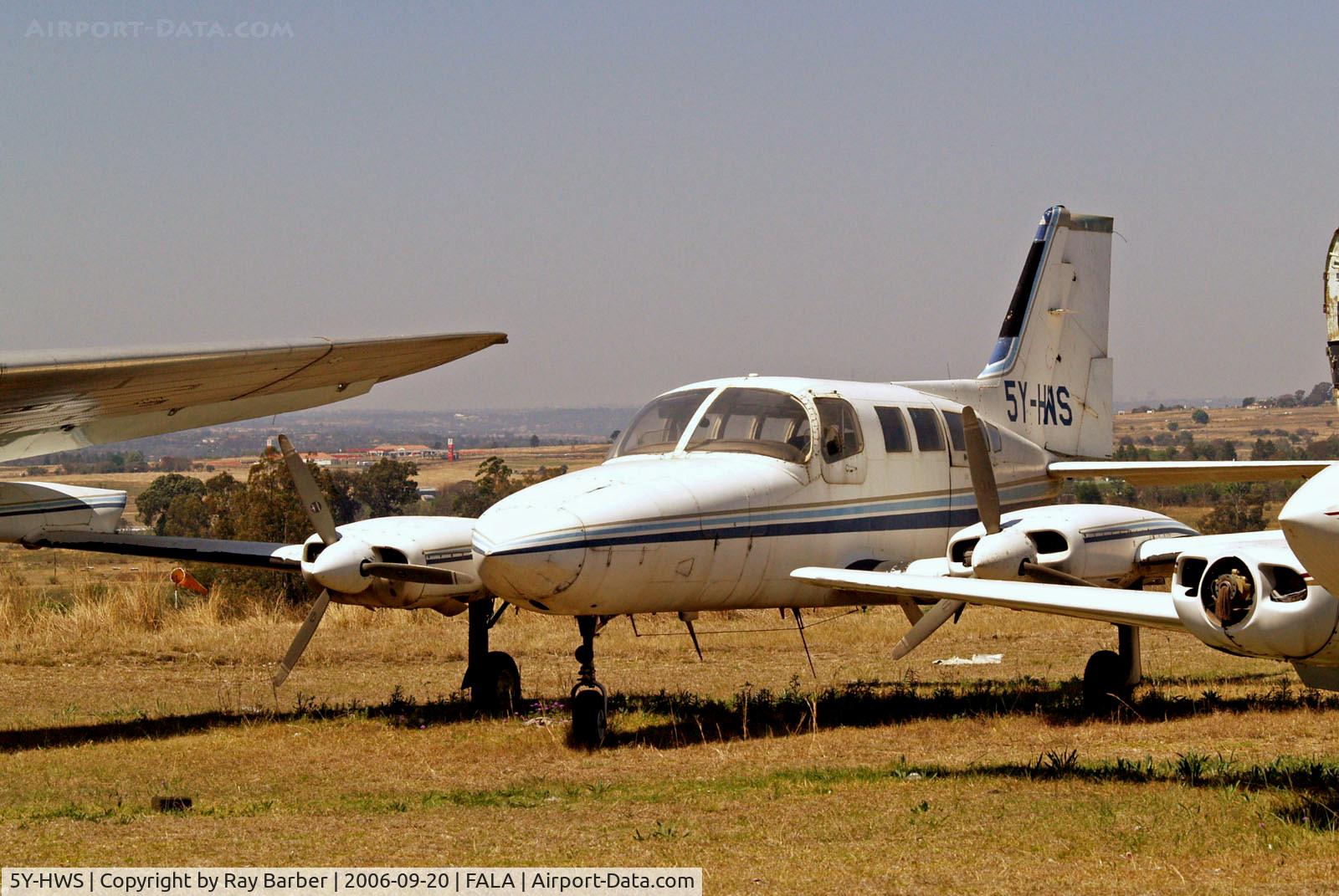5Y-HWS, Cessna 402B Businessliner C/N 402B0386, Cessna 402B Businessliner [402B-0386] Lanseria~ZS 20/09/2006