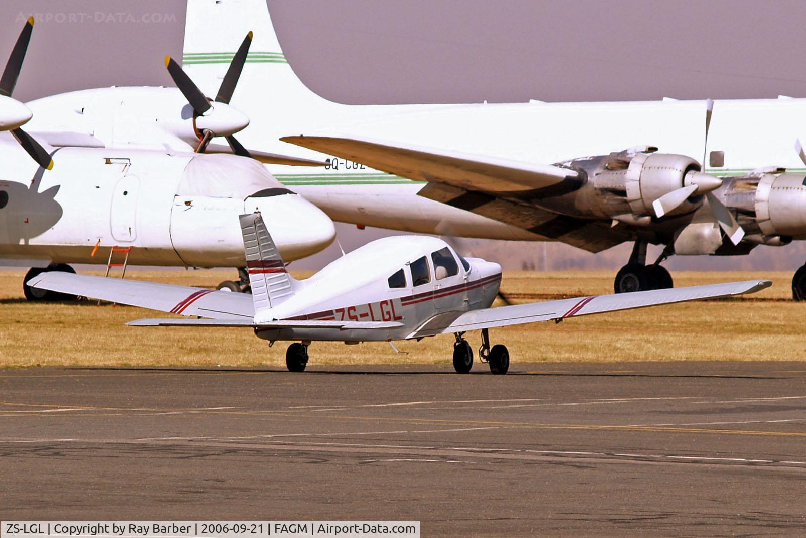 ZS-LGL, Piper PA-28-181 C/N 28-8390044, Piper PA-28-181 Archer II [28-8390044] Rand~ZS 21/09/2006