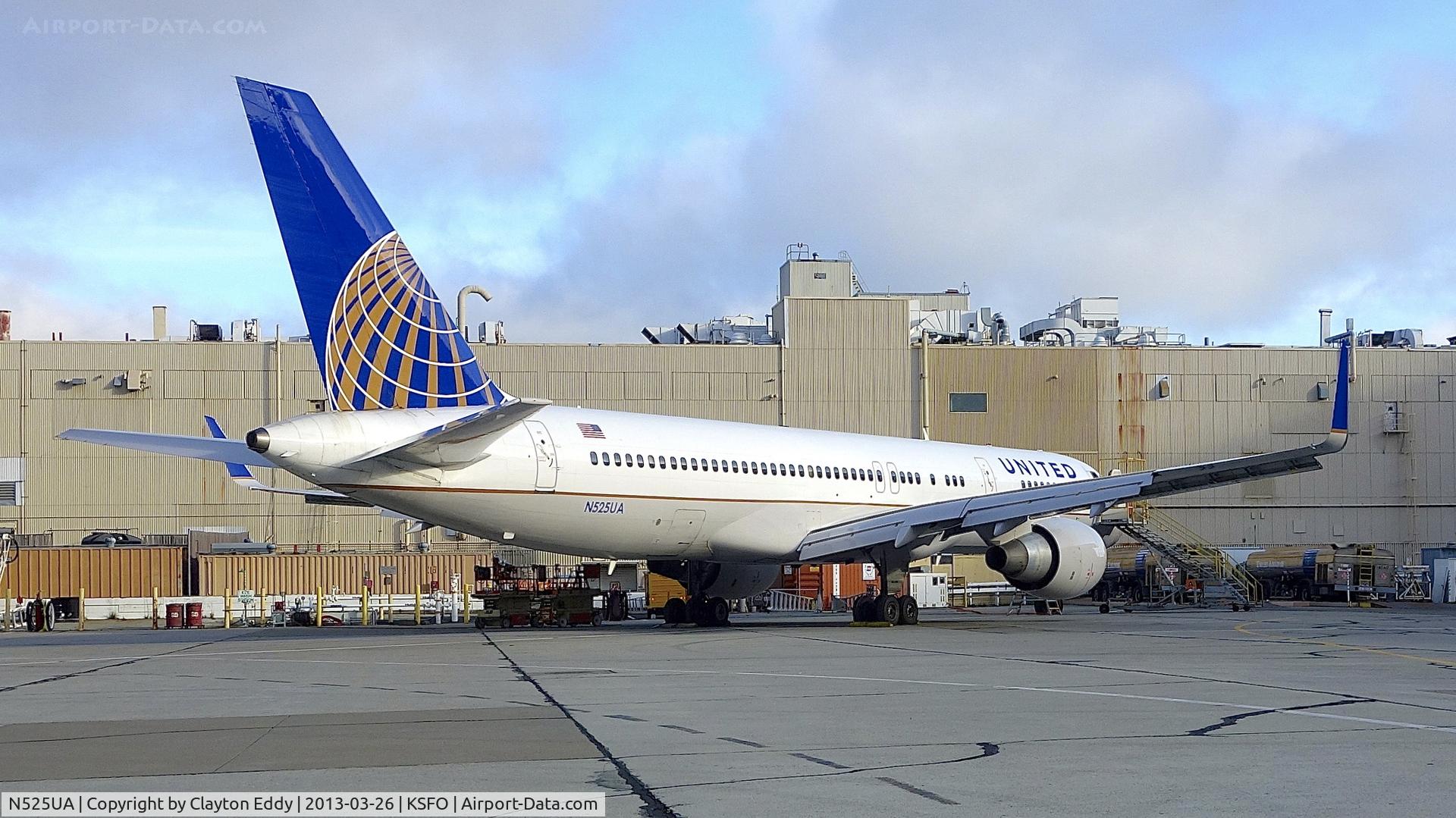 N525UA, 1991 Boeing 757-222 C/N 24978, SFO 2013