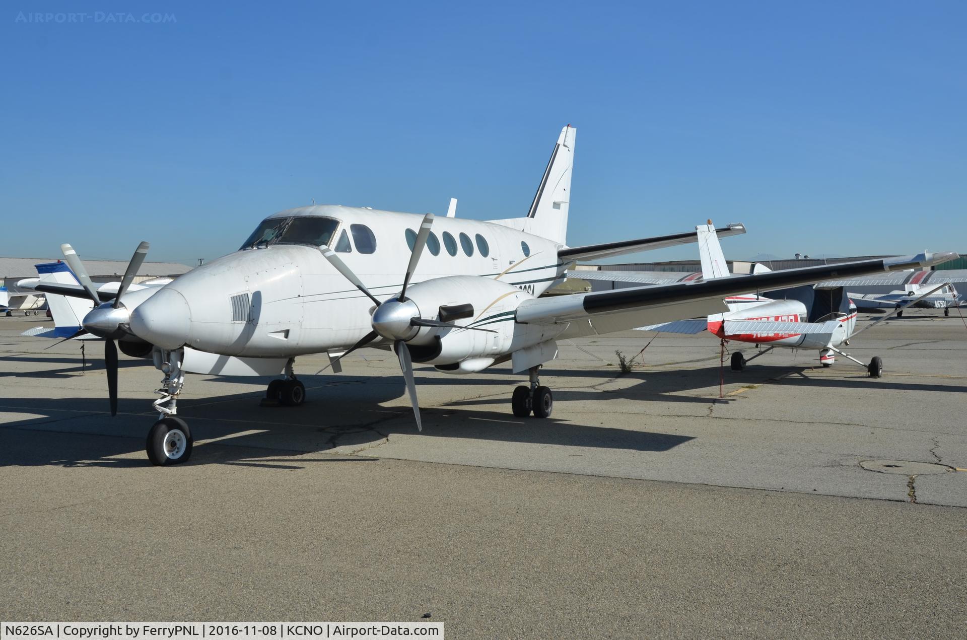 N626SA, 1971 Beech 100 C/N B-78, Looks like this Be100 hasn't been moved for some time.
