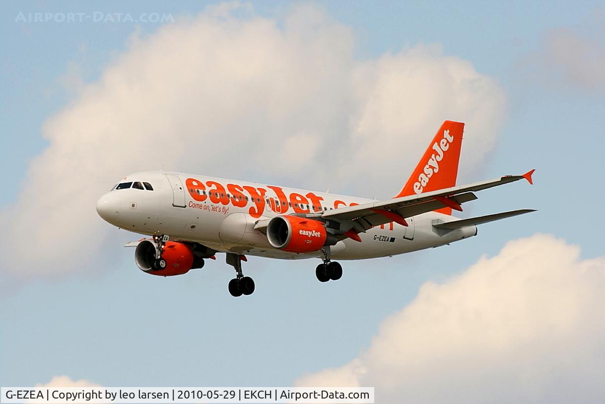 G-EZEA, 2003 Airbus A319-111 C/N 2119, Copenhagen 29.5.10