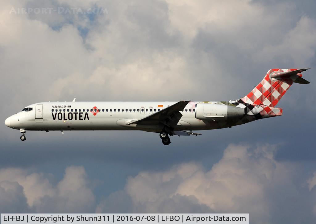 EI-FBJ, 2003 Boeing 717-200 C/N 55177, Landing rwy 32L with additional 'Asturias Spirit' titles