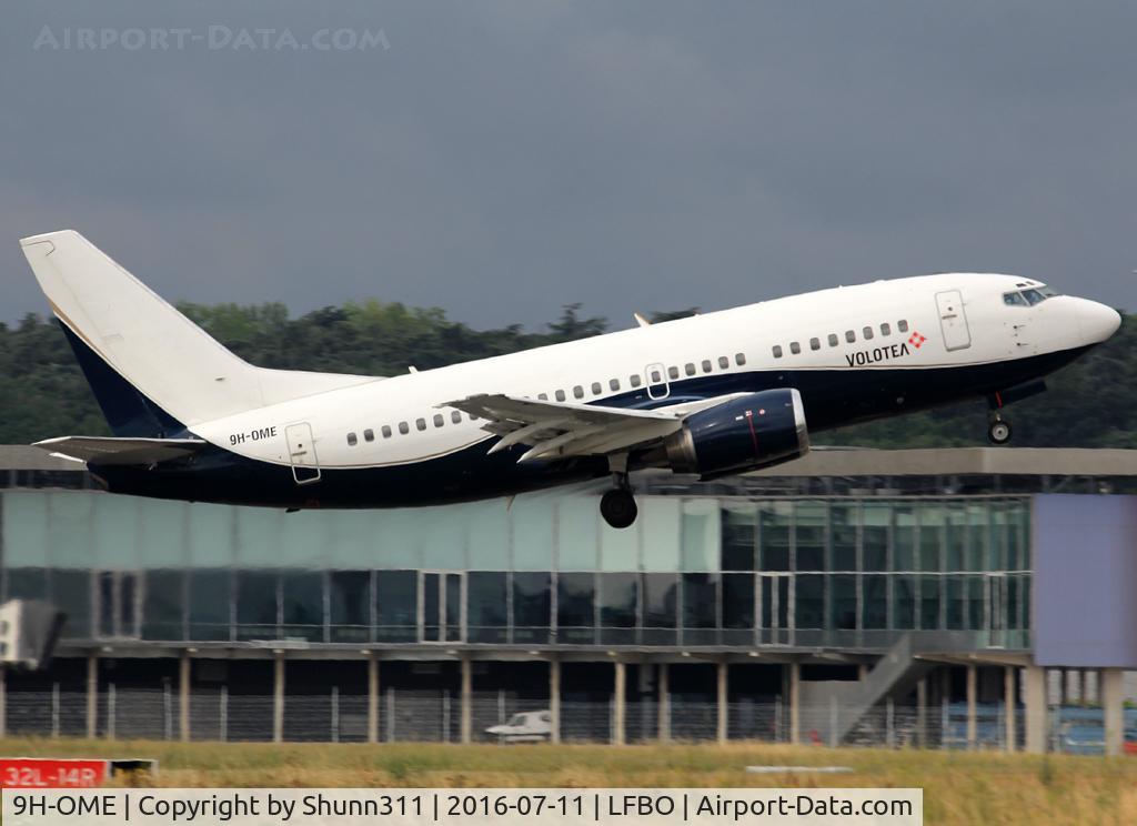 9H-OME, 1991 Boeing 737-505 C/N 24274, Taking off from rwy 32L... Additional 'Volotea' titles
