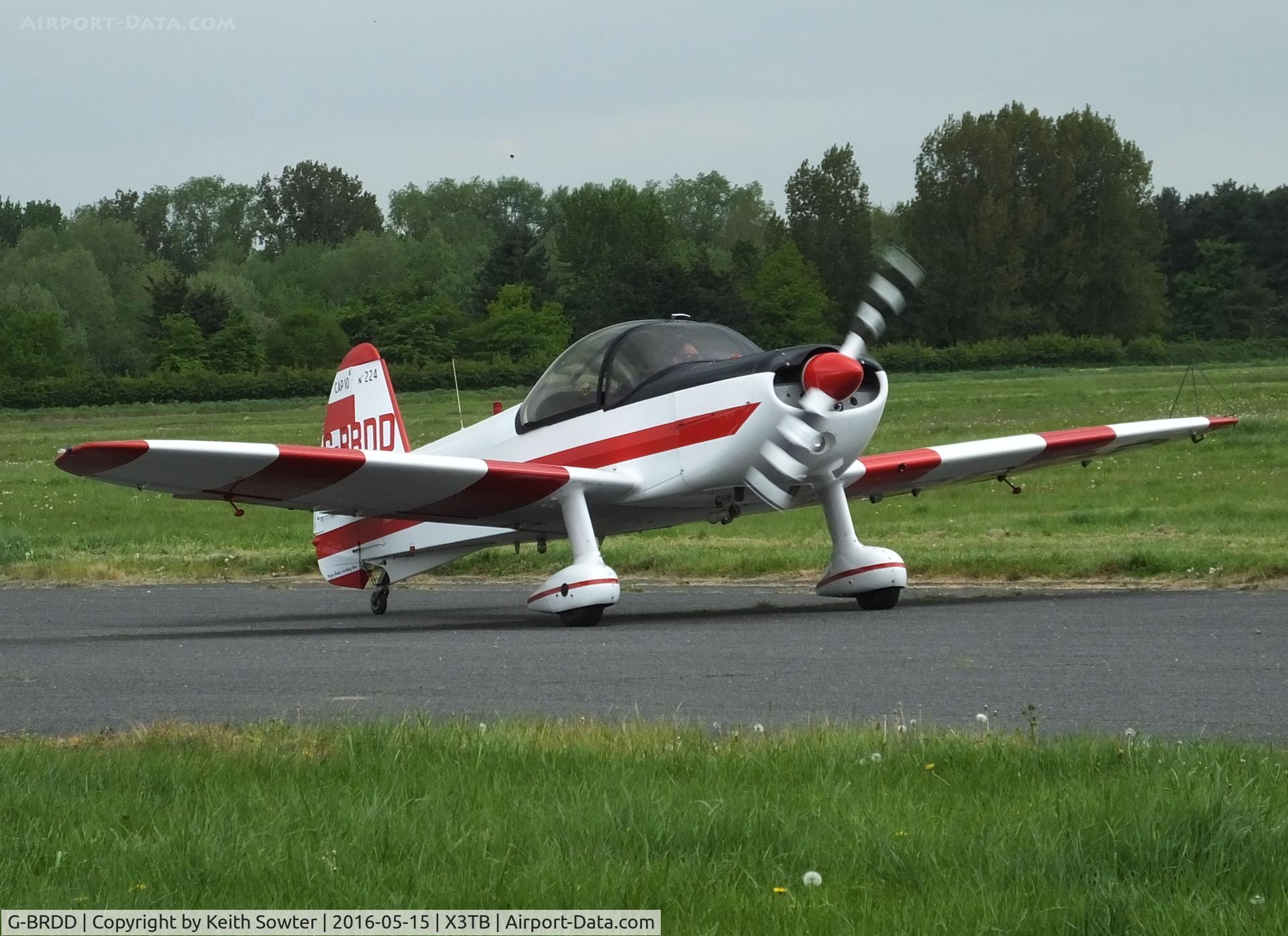 G-BRDD, 1988 Mudry CAP-10B C/N 224, Taxying in