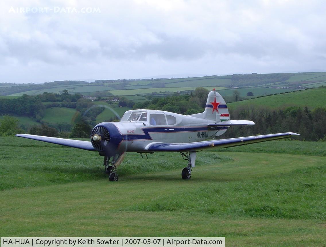 HA-HUA, 1993 Yakovlev Yak-18T C/N 01-32, Taxying in