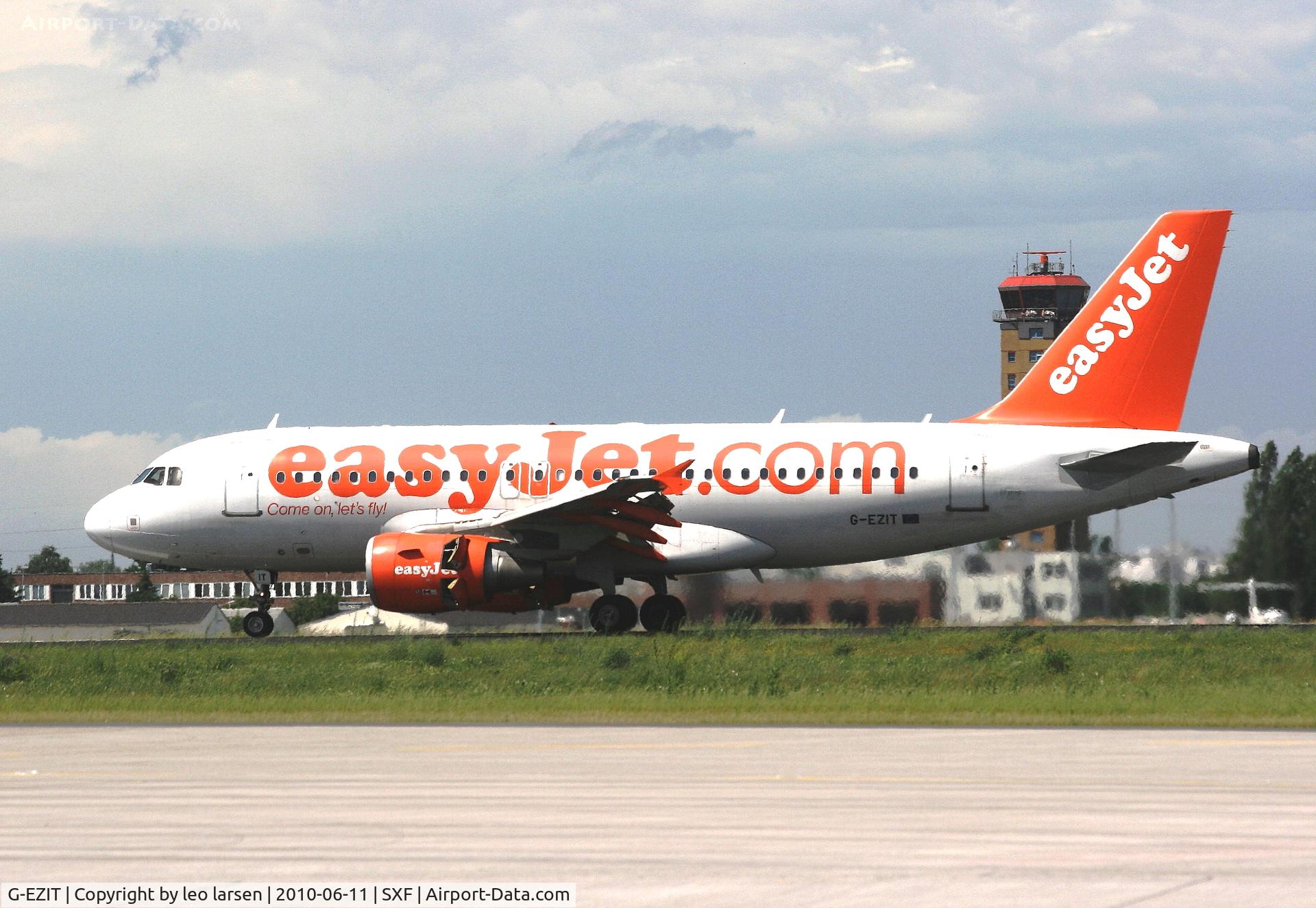G-EZIT, 2005 Airbus A319-111 C/N 2538, Berlin 11.6.10