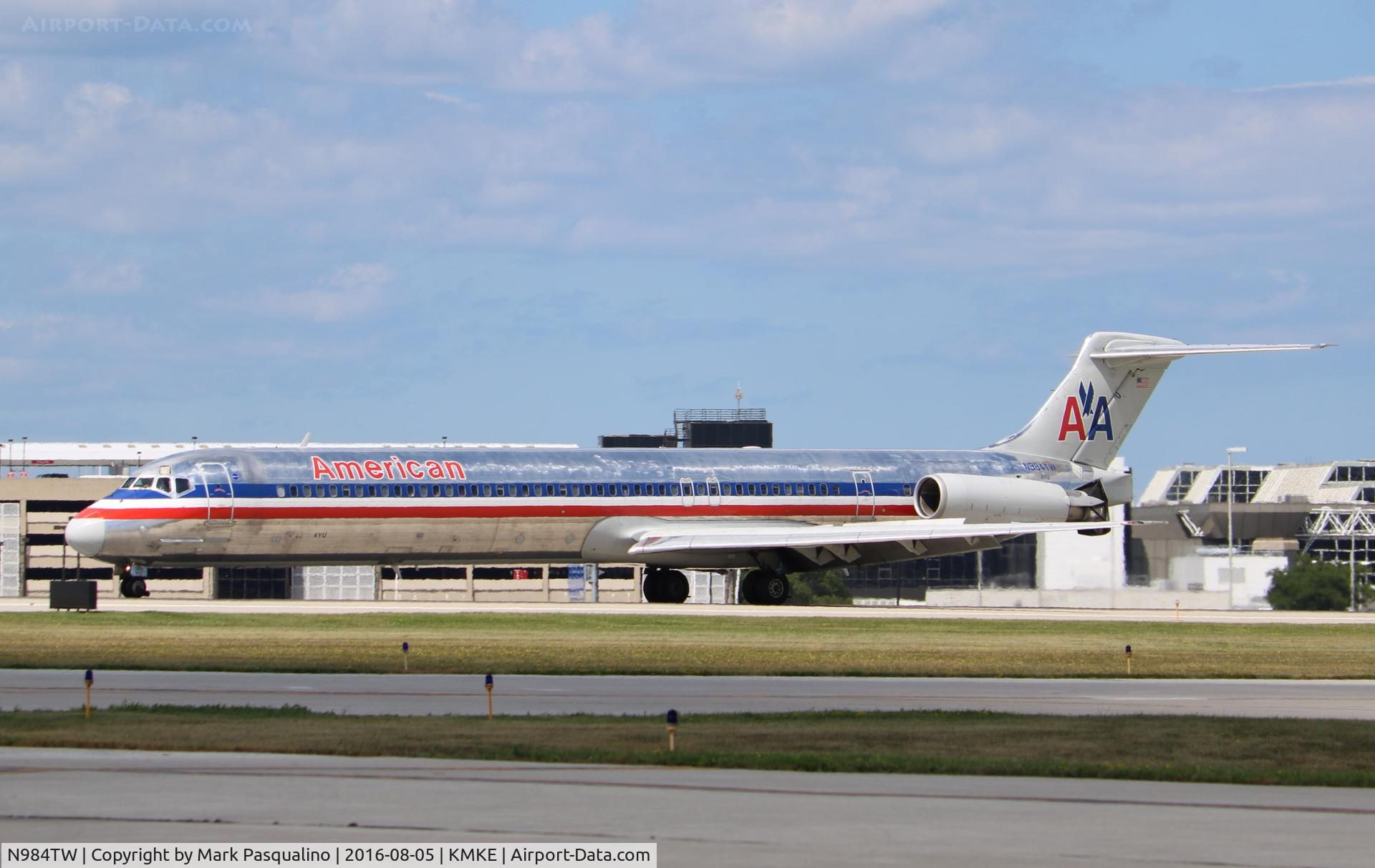 N984TW, 1999 McDonnell Douglas MD-83 (DC-9-83) C/N 53634, MD-83