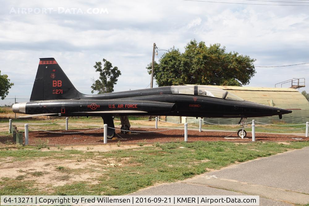 64-13271, 1964 Northrop T-38A Talon C/N N.5700, 9SRW BB