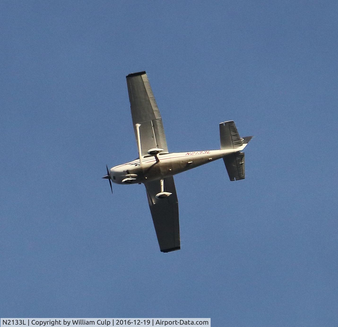 N2133L, 2003 Cessna 182T Skylane C/N 18281287, It was flying over Peace Valley Park, Bucks County Pa.