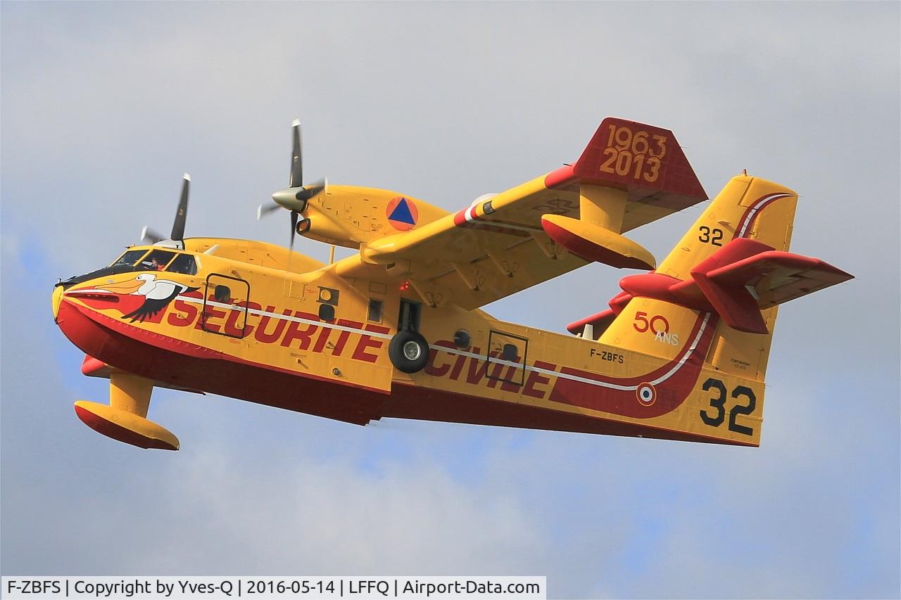 F-ZBFS, Canadair CL-215-6B11 CL-415 C/N 2001, Canadair CL-415, On display, La Ferté-Alais airfield (LFFQ) Air show 2016
