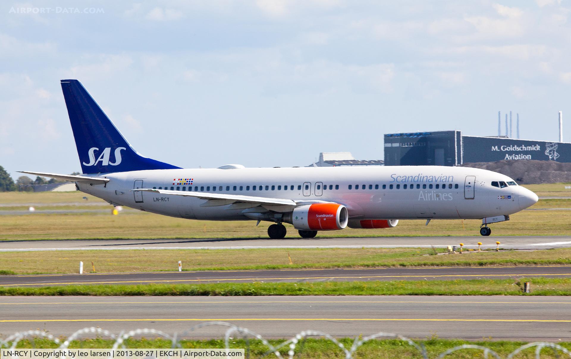 LN-RCY, 2001 Boeing 737-883 C/N 28324, Copenhagen 27.8.13