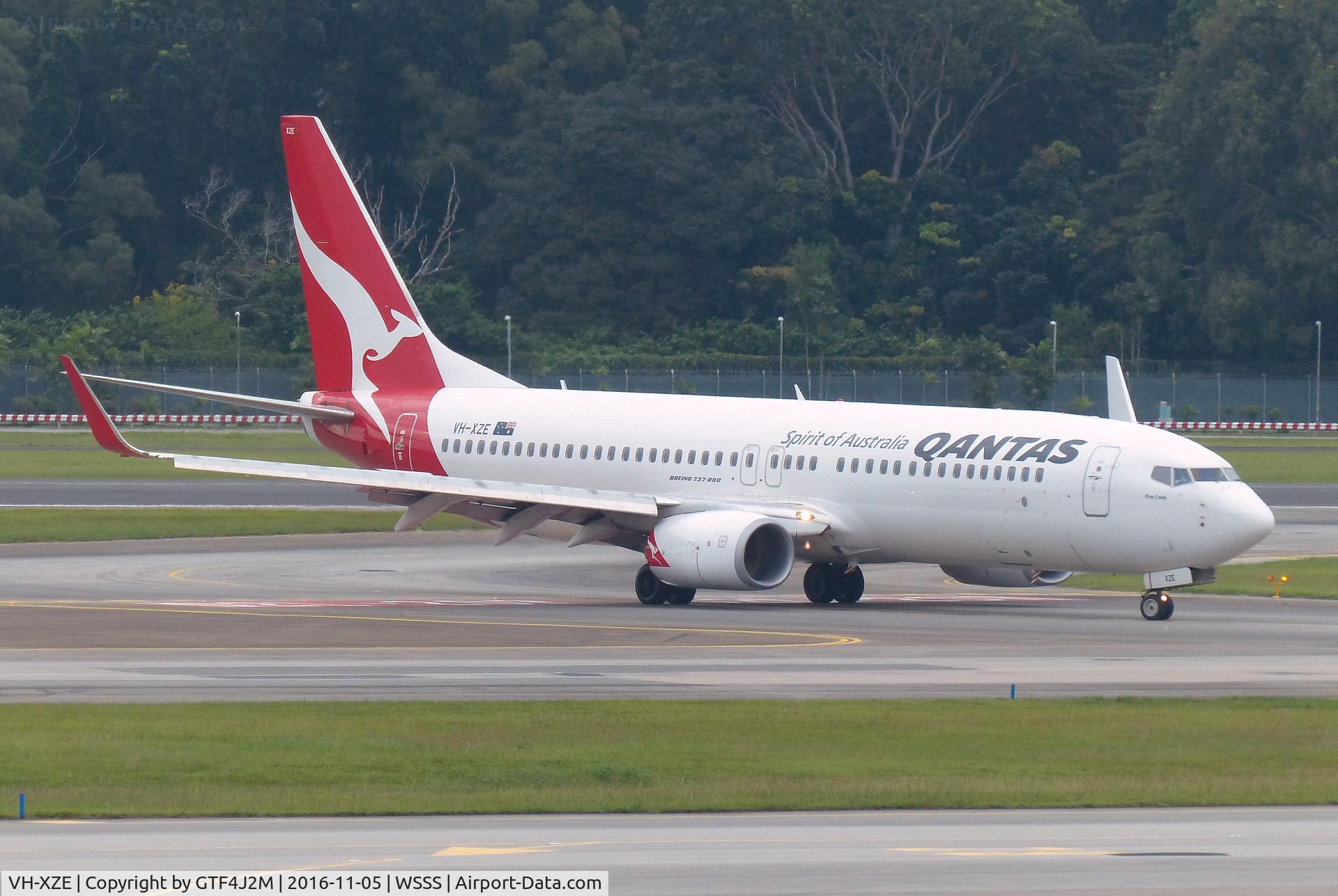 VH-XZE, 2013 Boeing 737-838 C/N 39369, VH-XZE  QANTAS at Singapore 5.11.16