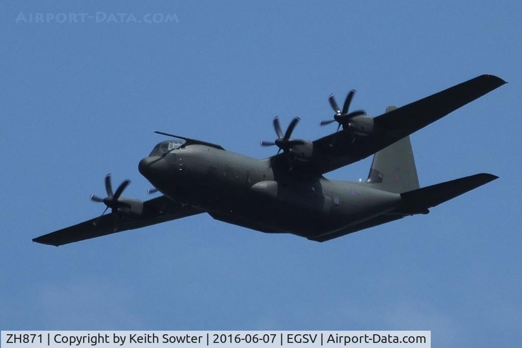 ZH871, 1997 Lockheed Martin C-130J-30 Hercules C.4 C/N 382-5446, Overflying as part of the Queens Flypast rehearsal