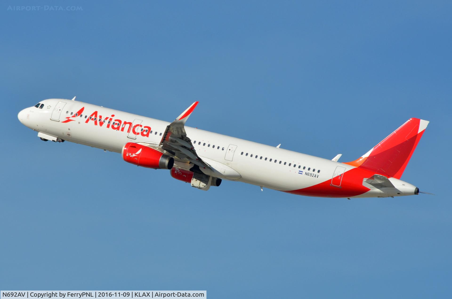 N692AV, 2014 Airbus A321-231 C/N 5936, Avianca A321 take-off.
