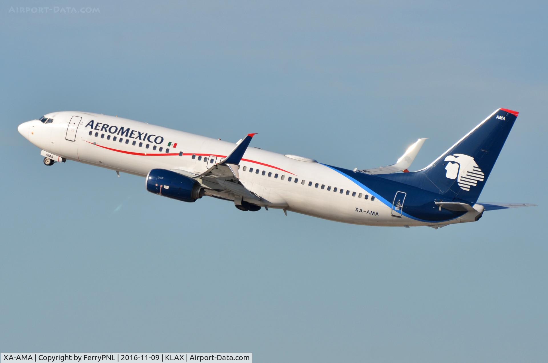 XA-AMA, 2012 Boeing 737-852 C/N 36700, AeroMexico B738 departing.