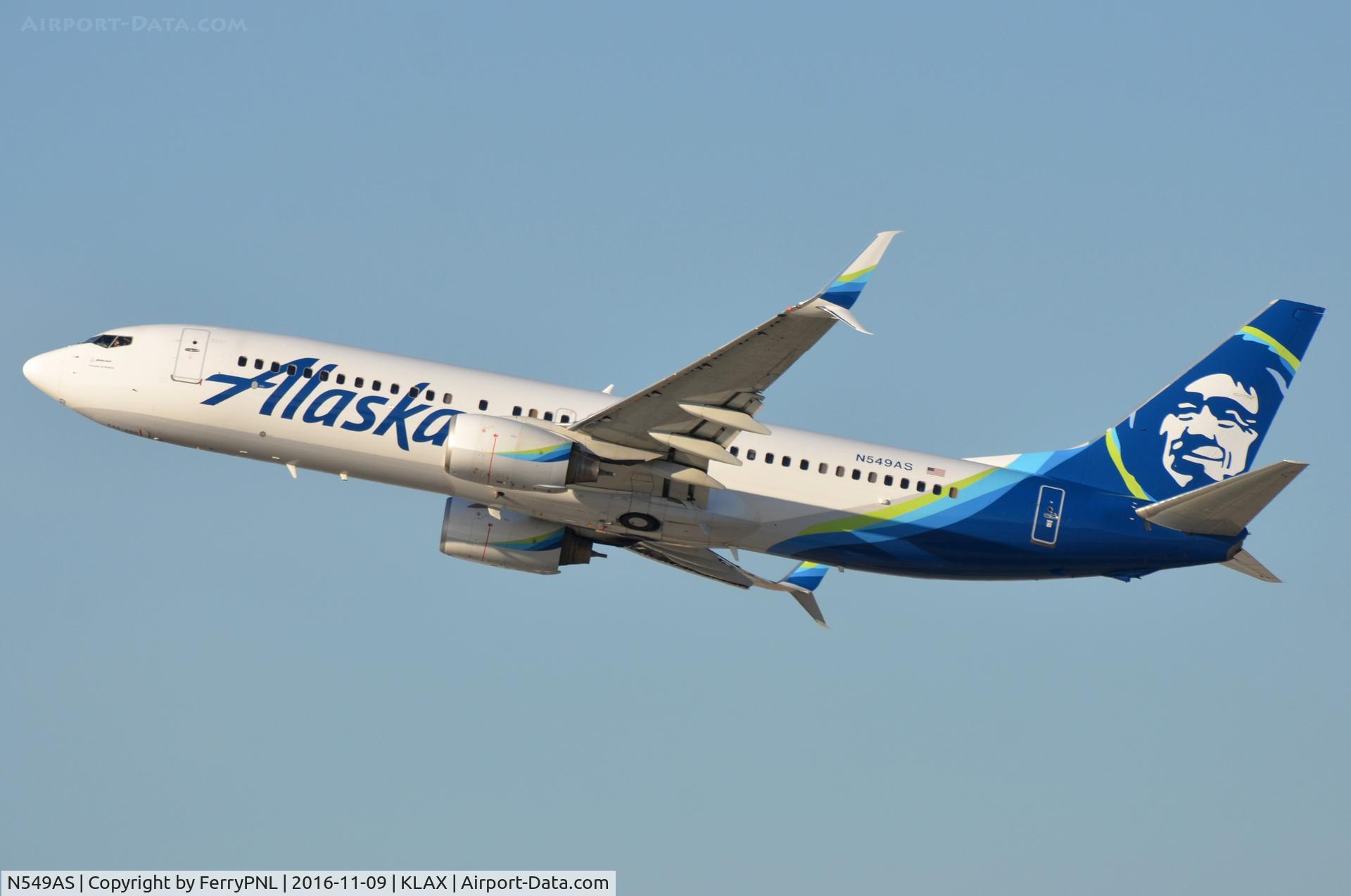 N549AS, 2005 Boeing 737-8FH C/N 30824, Alaska B738 departing