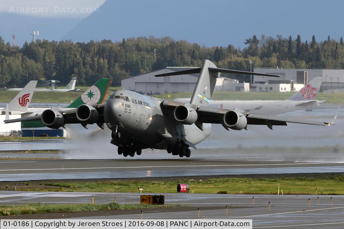 01-0186, 2001 Boeing C-17A Globemaster III C/N P-86, Anchorage