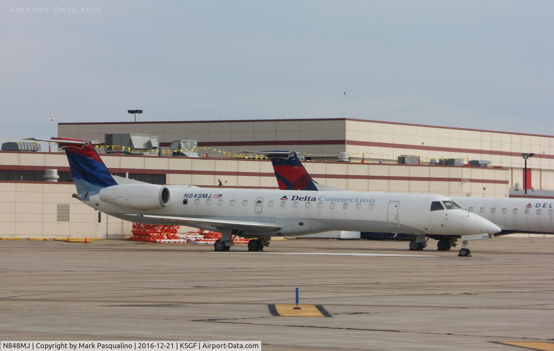 N848MJ, 2001 Embraer ERJ-145LR (EMB-145LR) C/N 145530, EMB-145LR