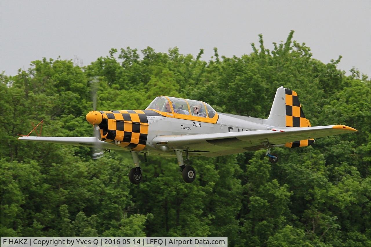 F-HAKZ, Zlin Z-526 Trener Master C/N 1322, Zlin Z-526 Trener Master, Take off rwy 28, La Ferté-Alais (LFFQ) air show 2016