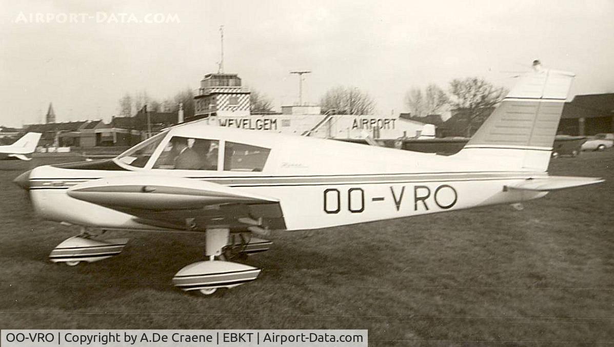 OO-VRO, 1968 Piper PA-28-140 Cherokee B C/N 28-25041, Wevelgem 1976.