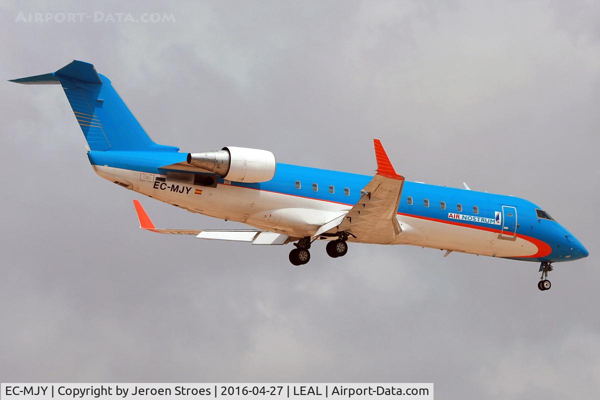 EC-MJY, 2004 Bombardier CRJ-200ER (CL-600-2B19) C/N 7915, Alicante