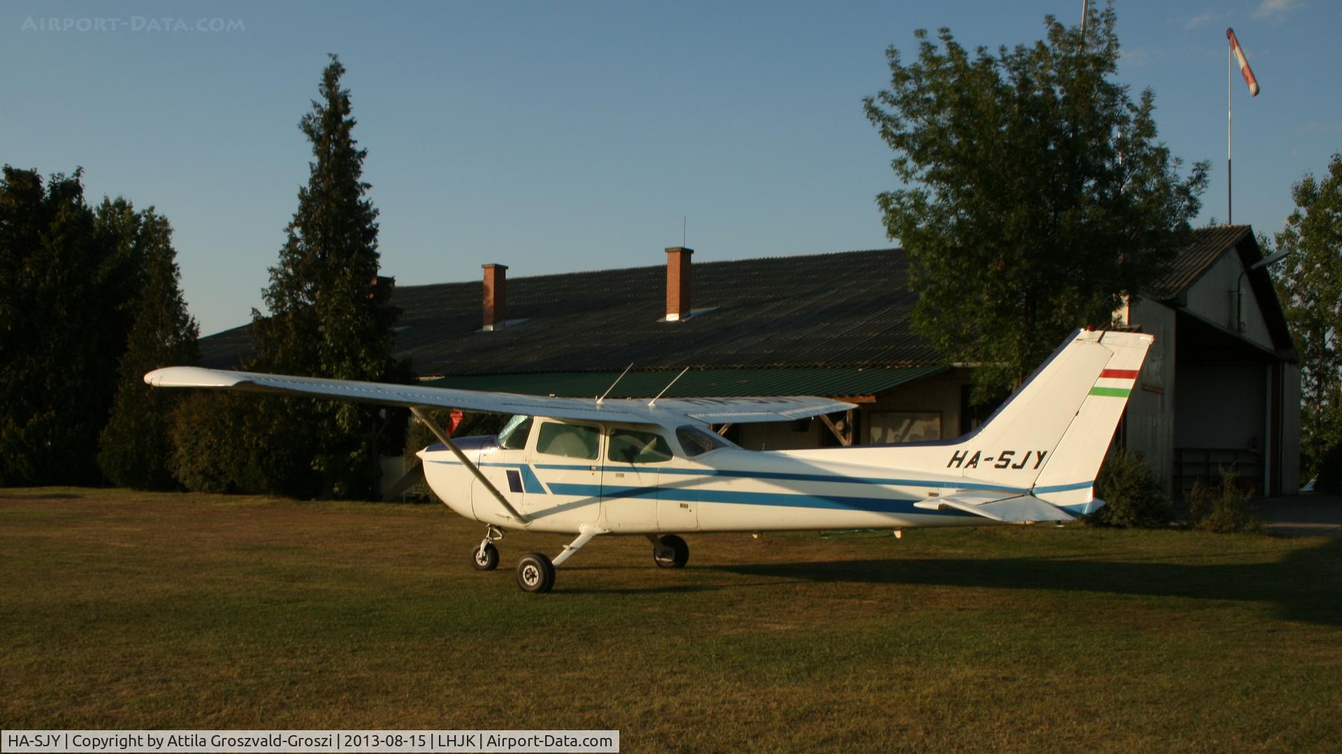 HA-SJY, Cessna 172N C/N 17268609, Jakabszállás Airport, Hungary