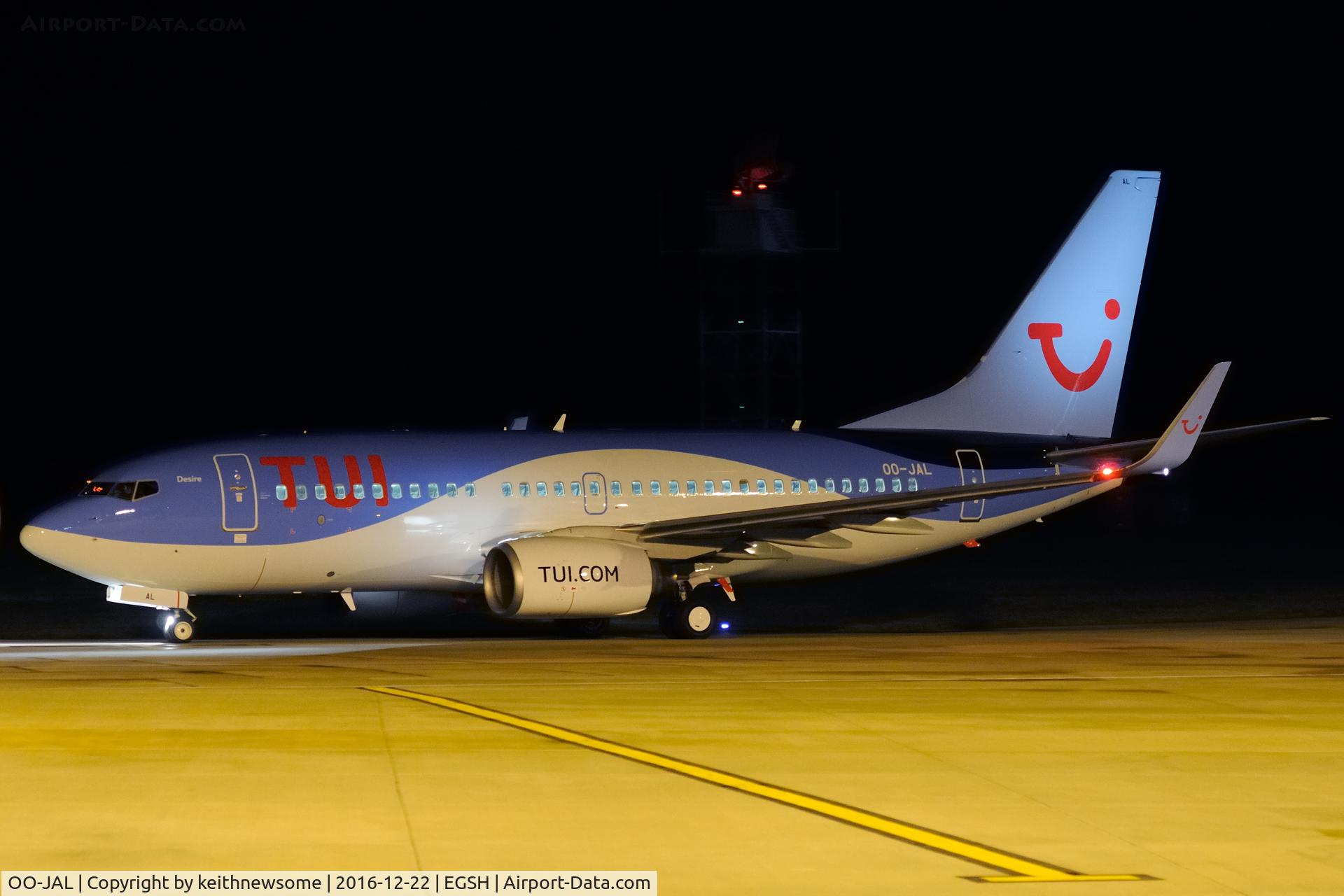 OO-JAL, 2004 Boeing 737-7K2 C/N 30668, Leaving in full TUI colour scheme.