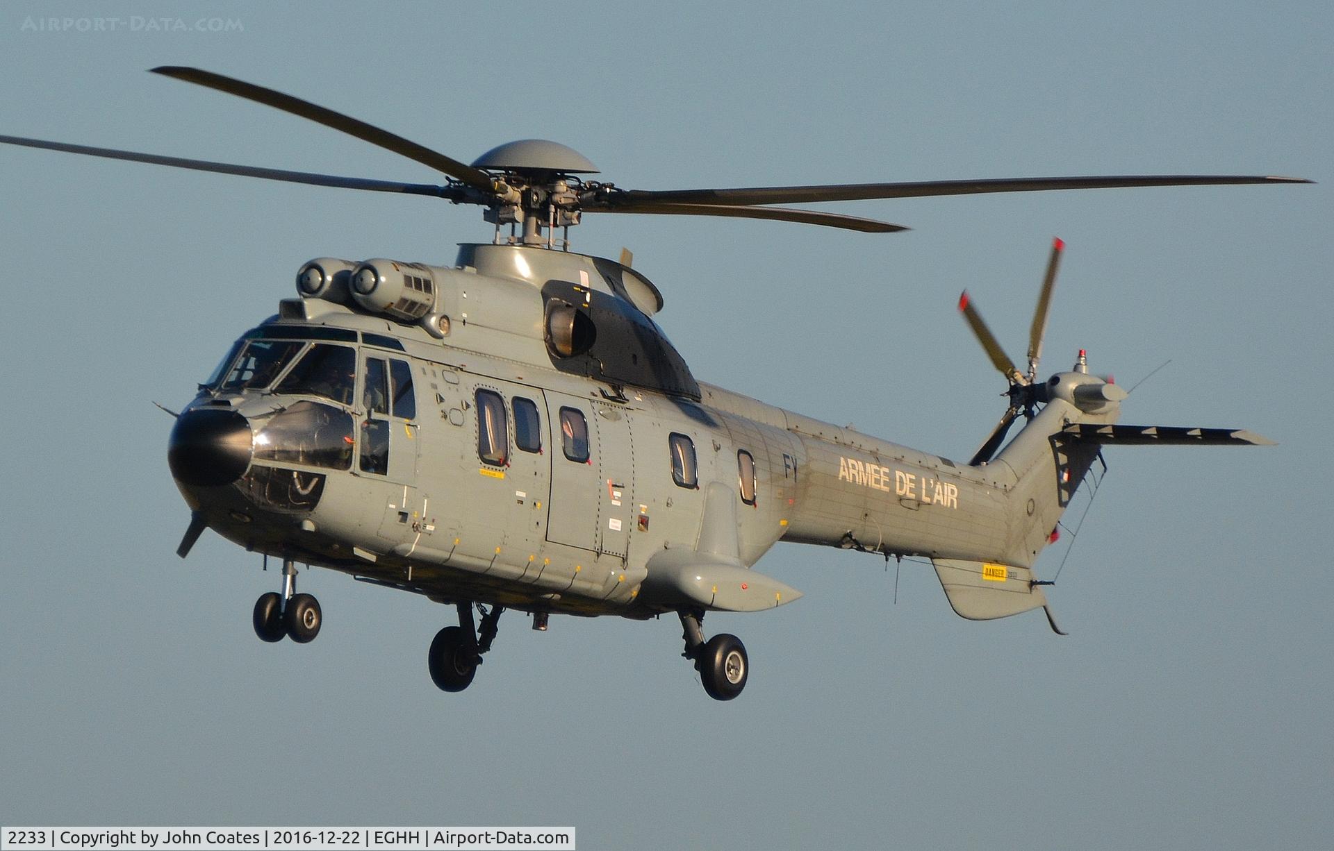 2233, Aérospatiale AS-332L-1 Super Puma C/N 2233, On approach to 08