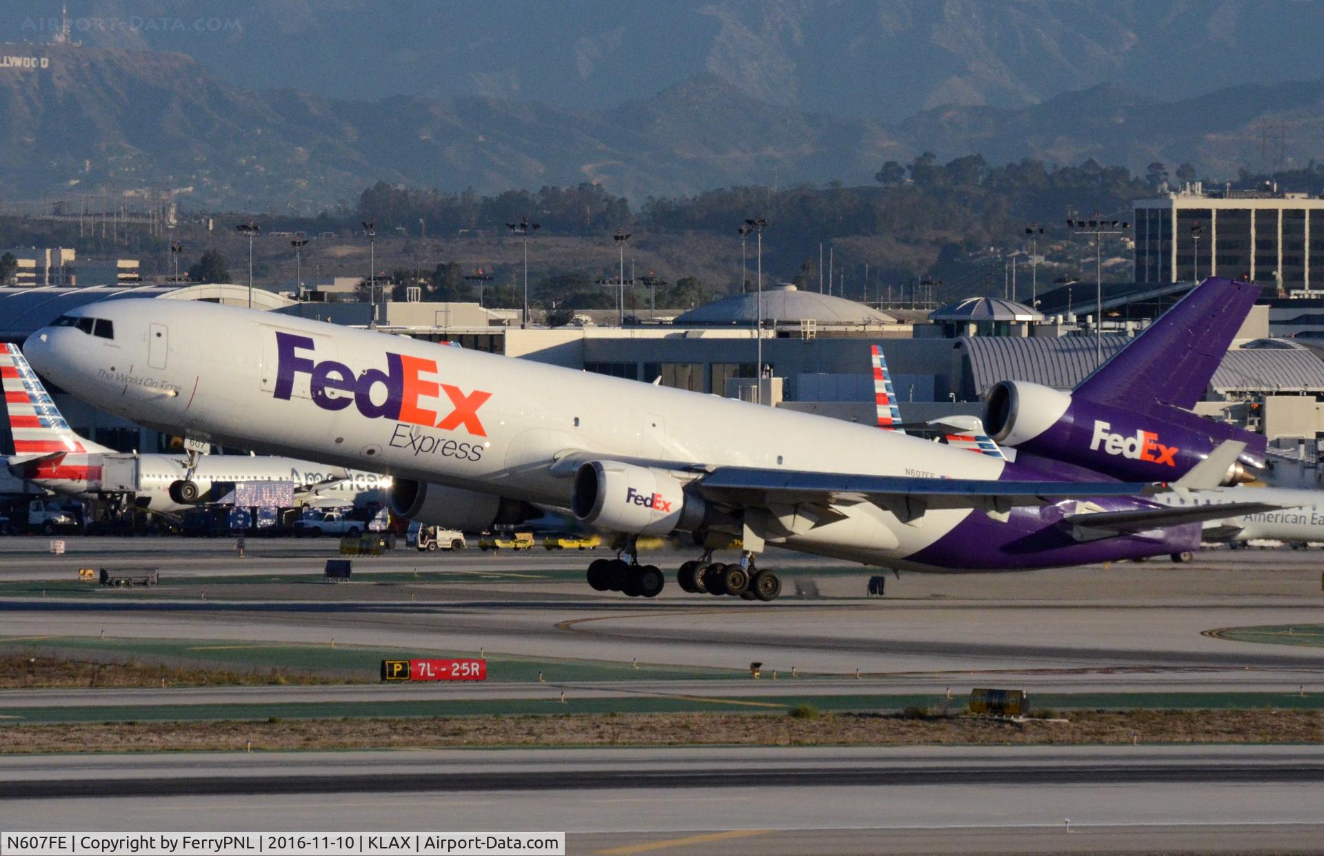 N607FE, 1992 McDonnell Douglas MD-11F C/N 48547, Fedex MD11F departing LAX
