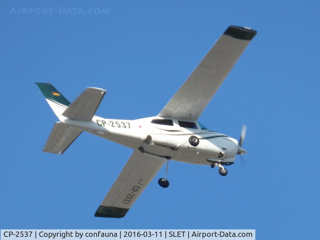 CP-2537, 1977 Cessna 210M Centurion C/N 21062112, Arriving to El Trompillo