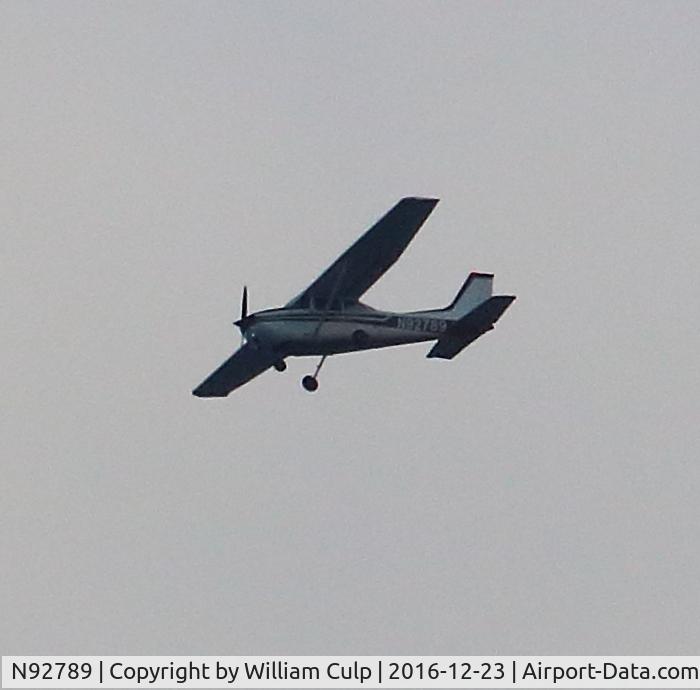 N92789, 1973 Cessna 172M C/N 17261619, Little overcast but a nice shot of it in the air flying over Peace Valley Park, Bucks County Pa.