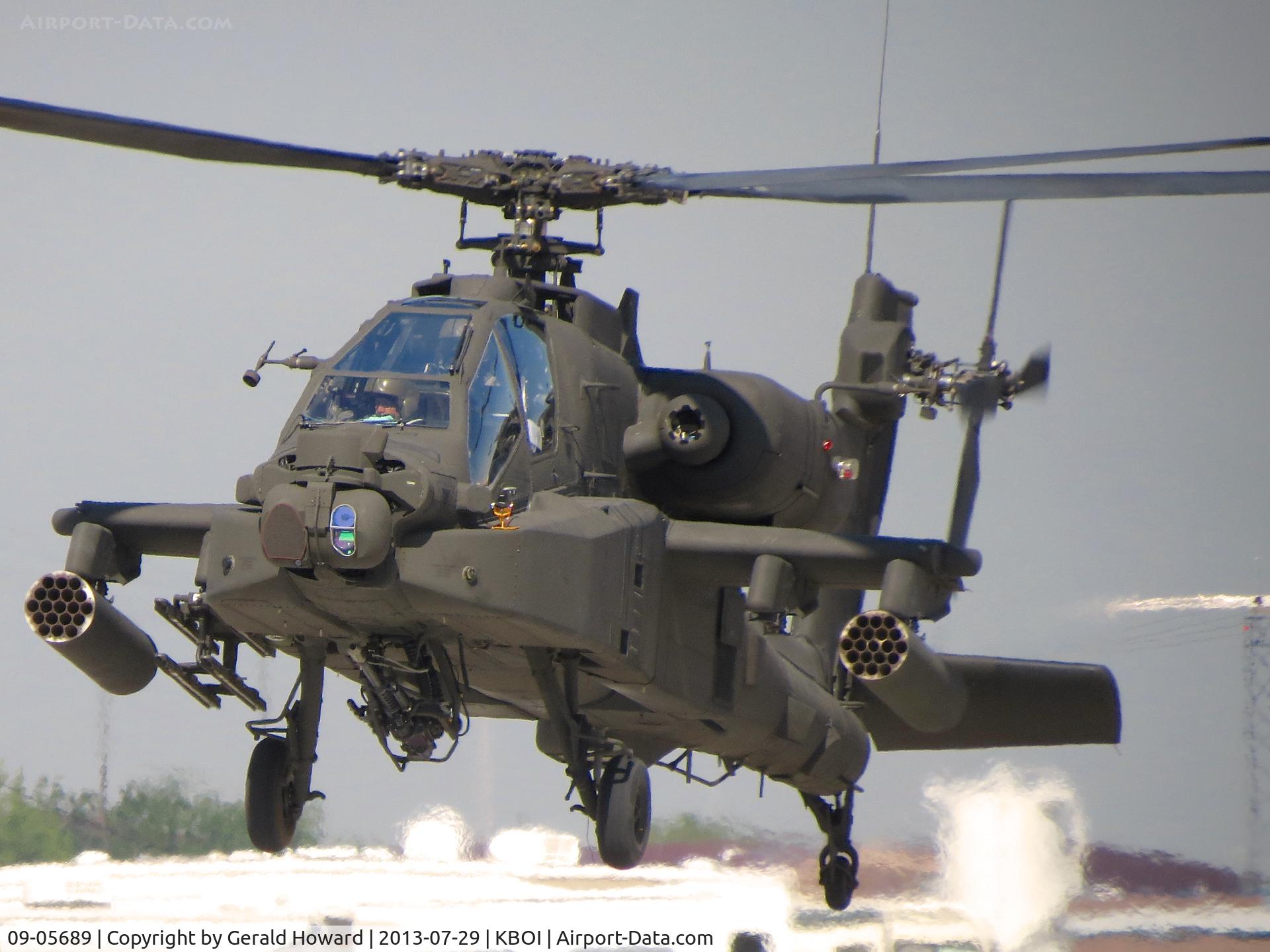 09-05689, 2009 Boeing AH-64D Longbow Apache C/N PVD689, Departing to the East.