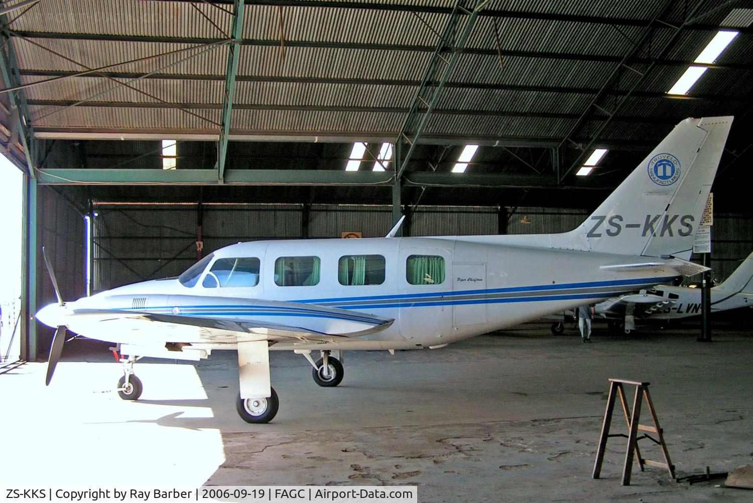 ZS-KKS, 1980 Piper PA-31-325 Navajo C/R C/N 31-8012079, Piper PA-31-325 Navajo C/R [31-8012079] Grand Central~ZS 19/09/2006