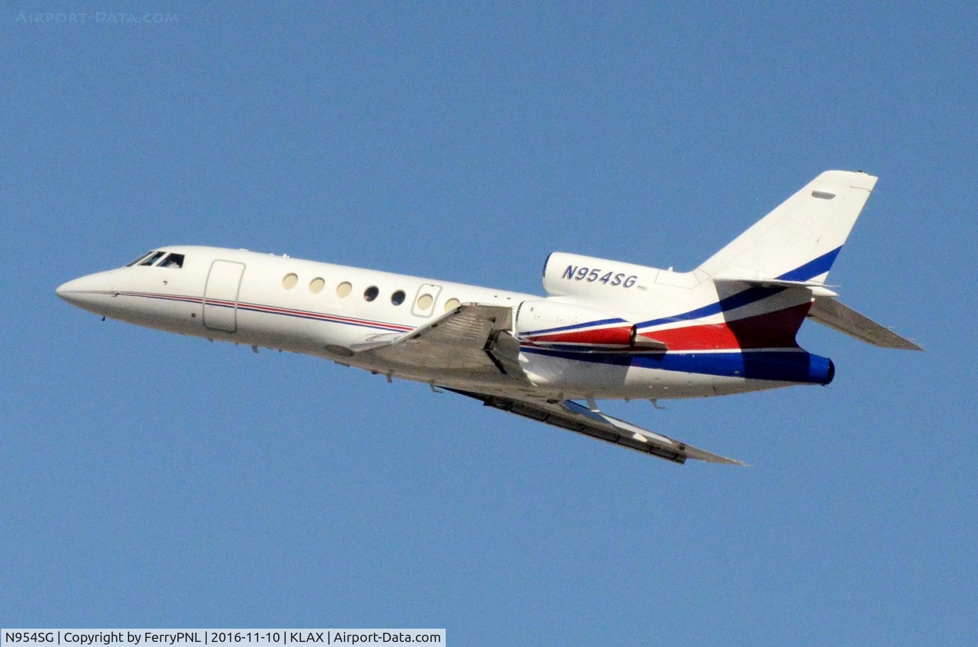 N954SG, 1981 Dassault Falcon 50 C/N 54, Falcon 50 departing LAX