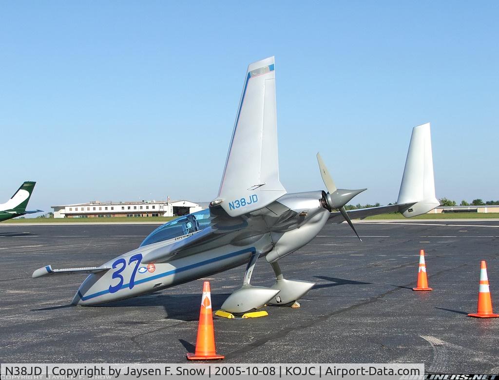 N38JD, 1990 Rutan Long-EZ C/N 1612, Photographed at Johnson County executive Airport (KOJC)