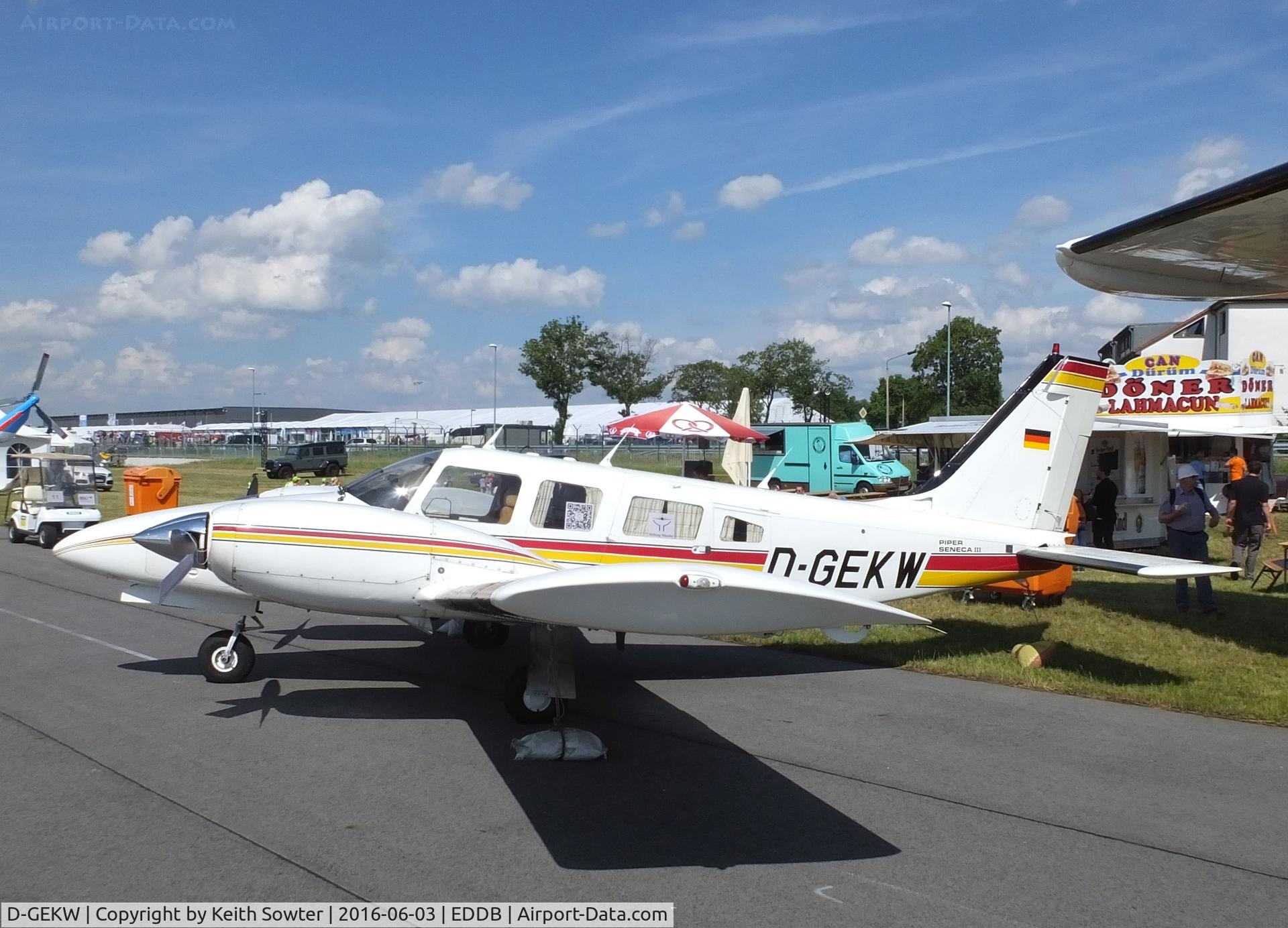 D-GEKW, 1981 Piper PA-34-220T Seneca III C/N 34-8133140, At the Berlin ILA Airshow 2016