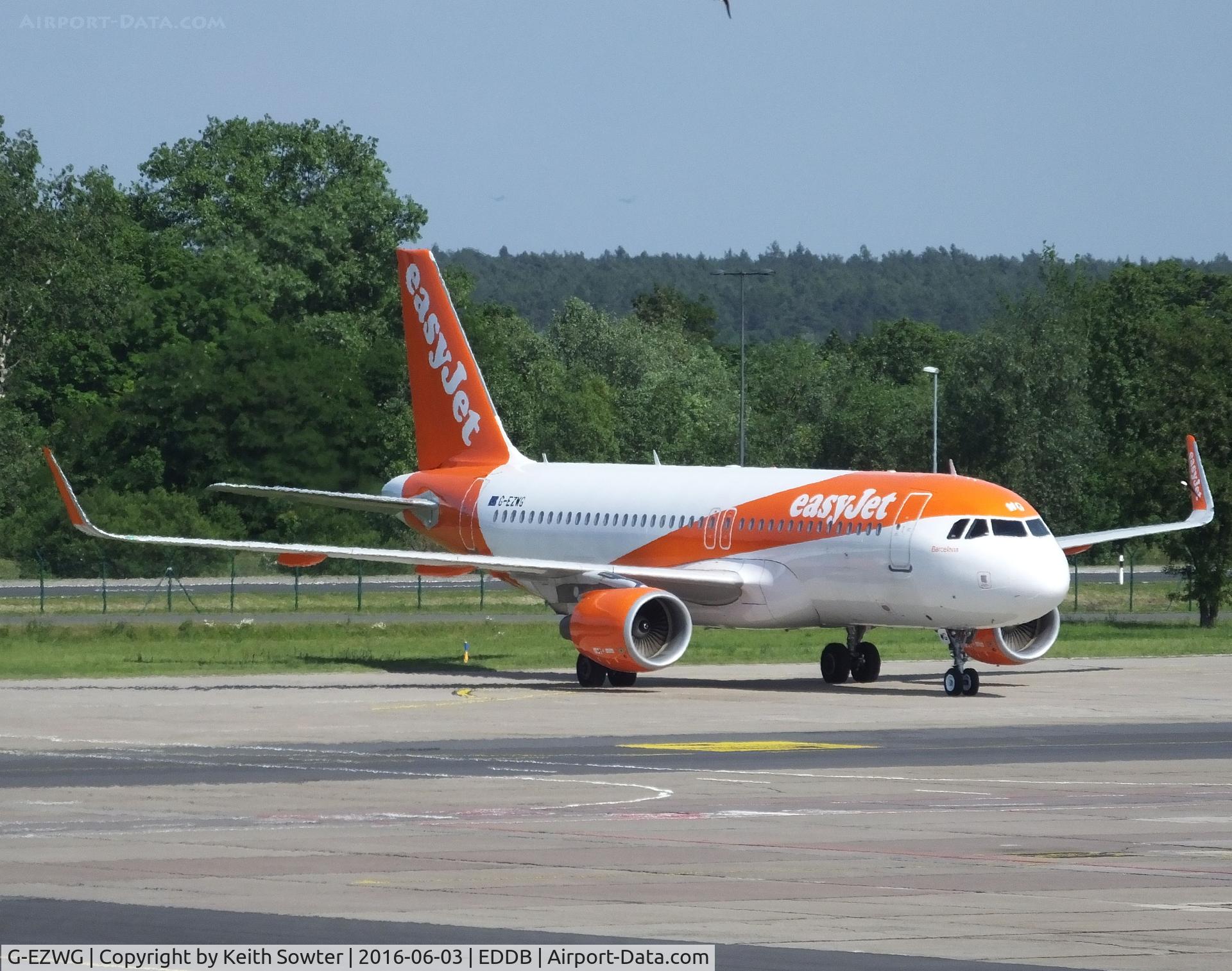 G-EZWG, 2012 Airbus A320-214 C/N 5318, Pushback