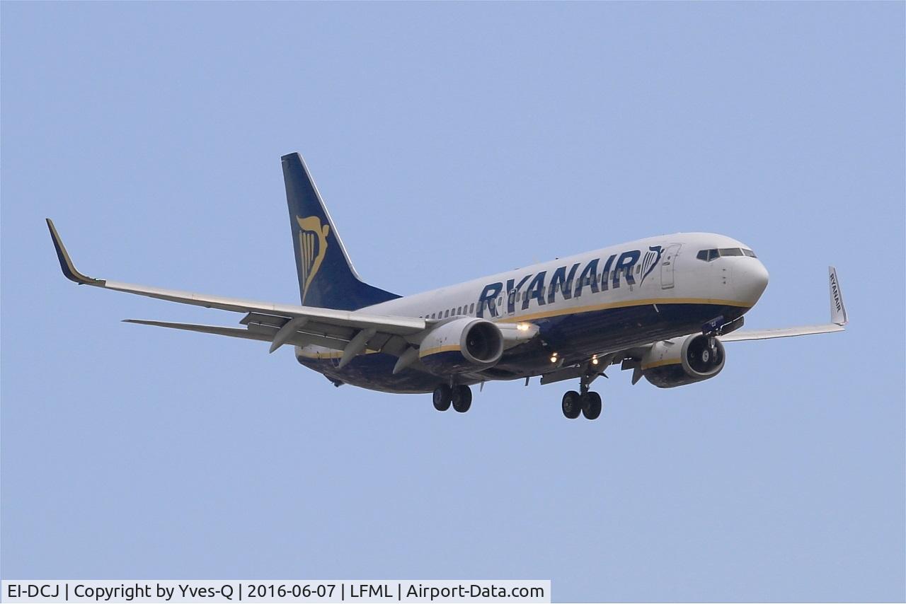 EI-DCJ, 2004 Boeing 737-8AS C/N 33564, Boeing 737-8AS, Short approach Rwy 32R, Marseille-Provence Airport (LFML-MRS)