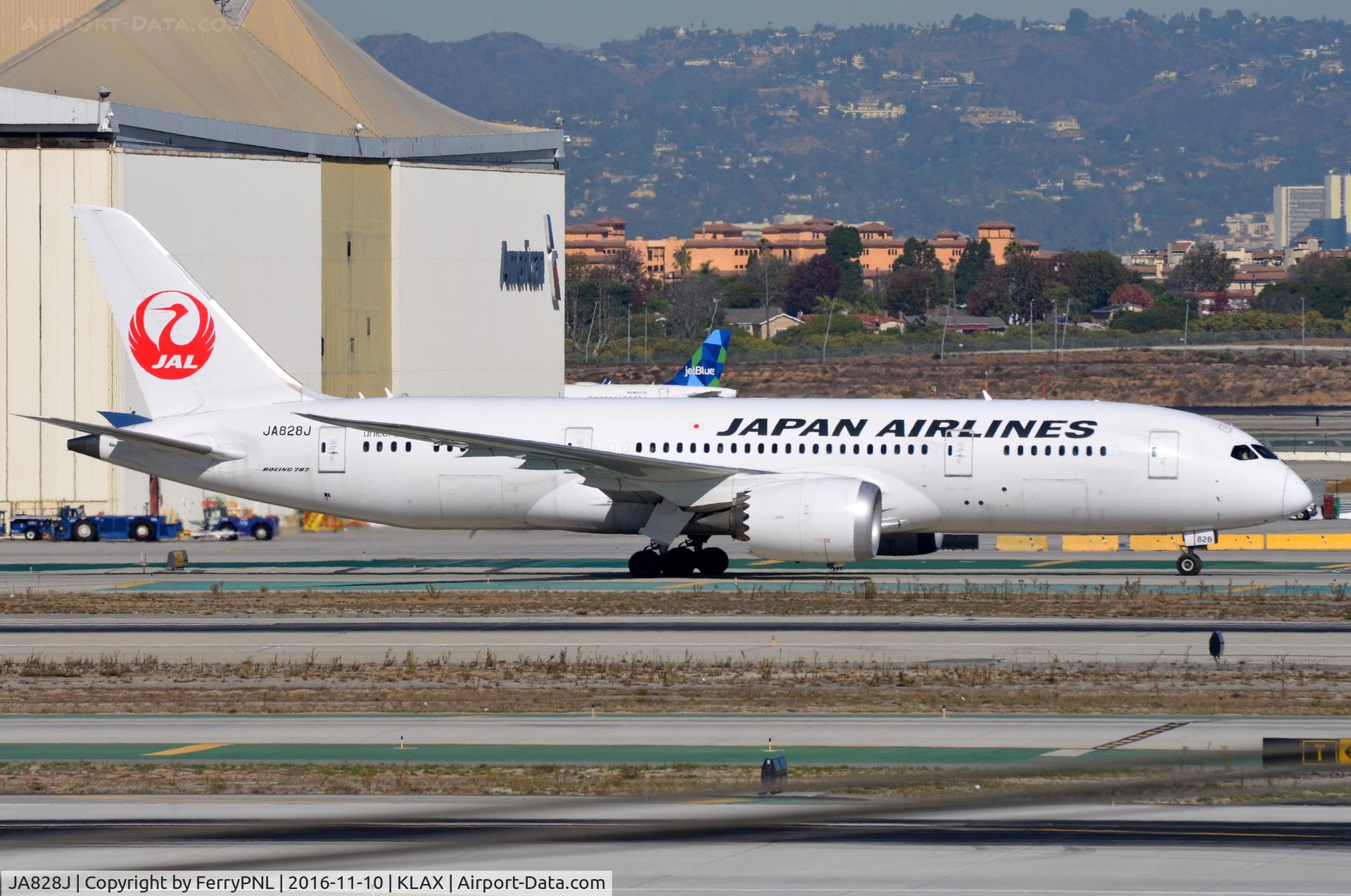 JA828J, 2012 Boeing 787-8 Dreamliner C/N 34838, JAL B788 from Osaka arrived.