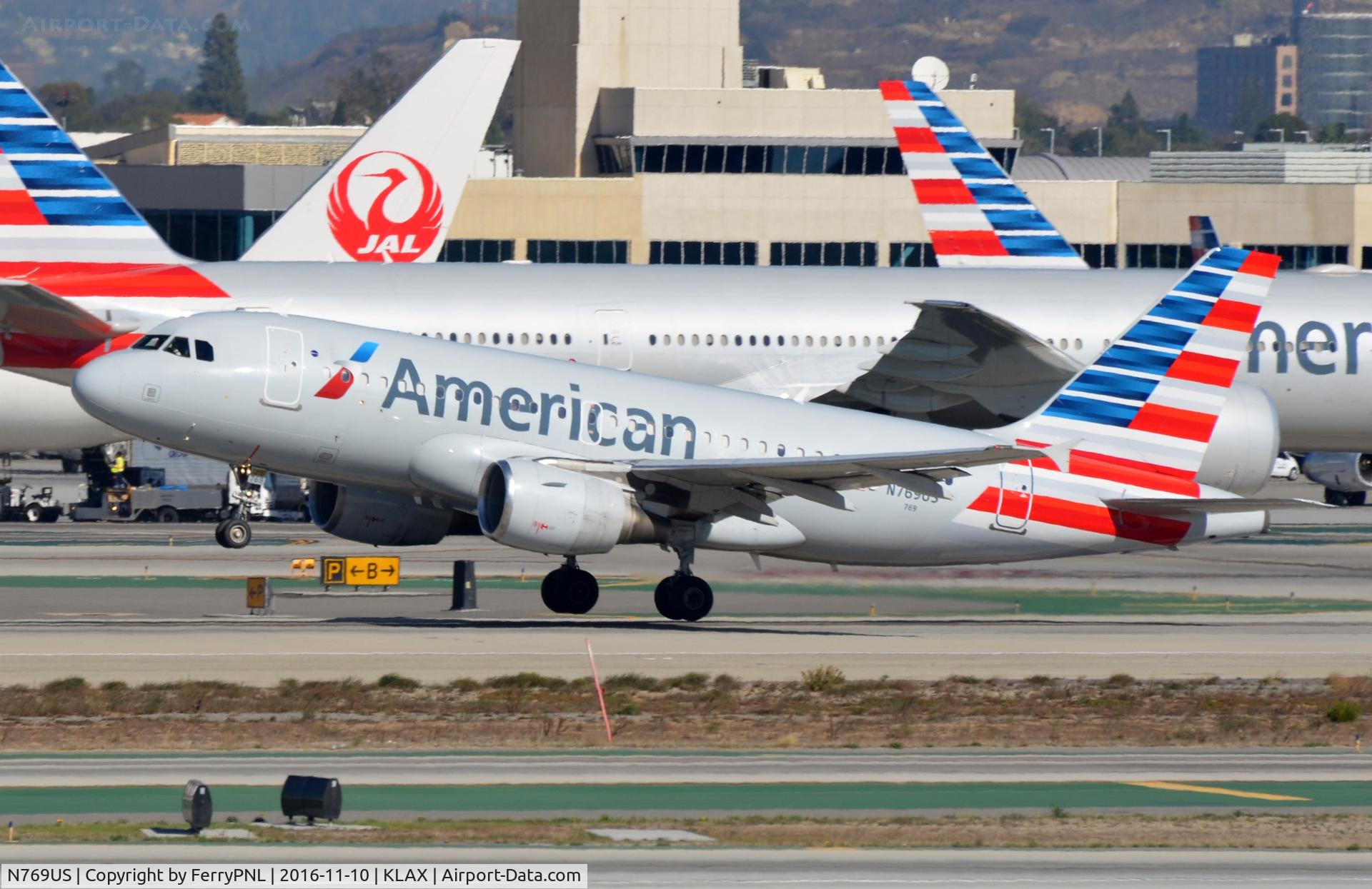 N769US, 2000 Airbus A319-112 C/N 1391, American A319 rotating.