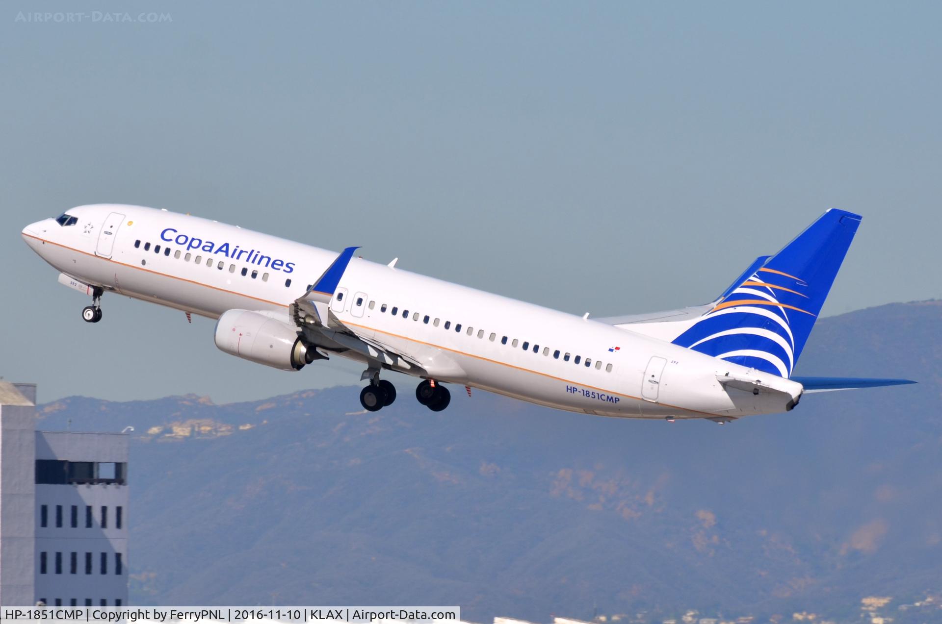 HP-1851CMP, 2015 Boeing 737-8V3 C/N 44153, Copa B738 taking-off.