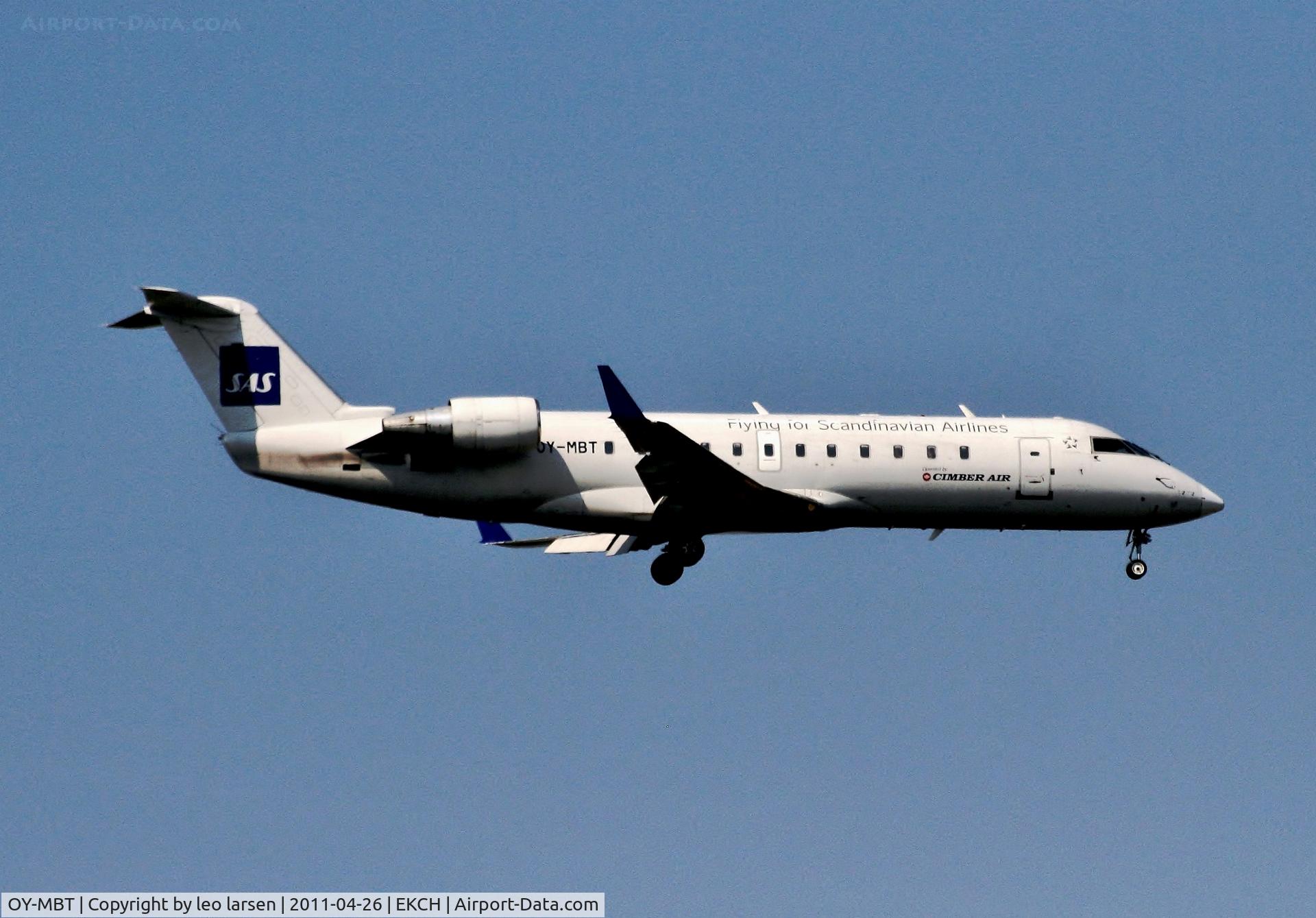 OY-MBT, 2002 Canadair CRJ-200 (CL-600-2B19) C/N 7617, Copenhagen 26.4.11