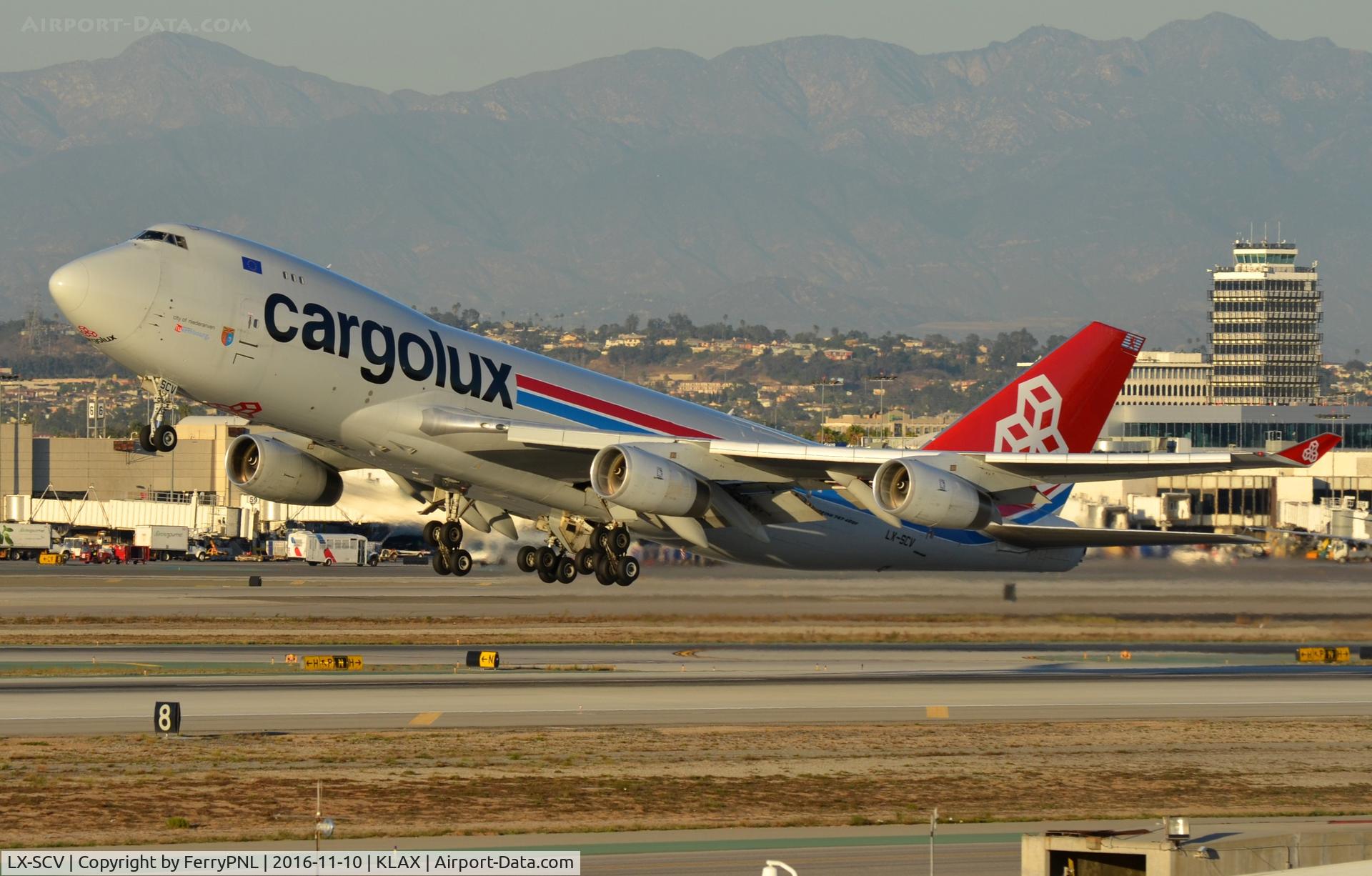 LX-SCV, 2001 Boeing 747-4R7F/SCD C/N 29733, Cargolux B744F lifting-off.