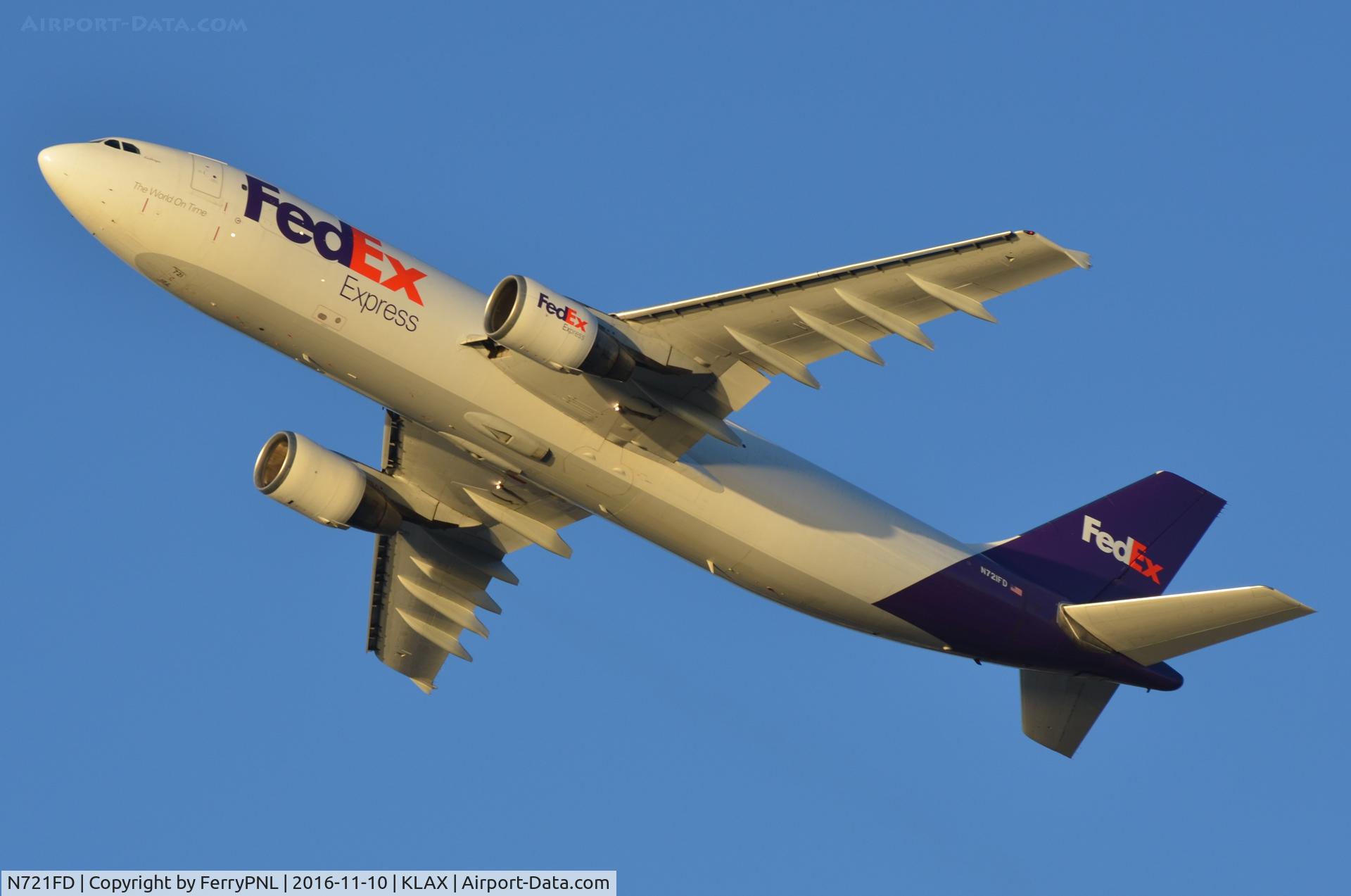 N721FD, 1988 Airbus A300B4-622R C/N 477, Fedex A306F departing LAX on an empty belly.