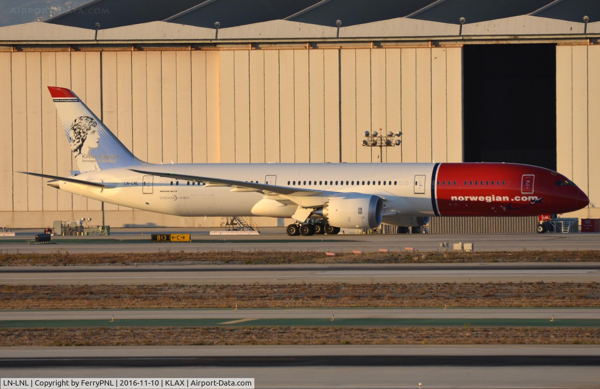 LN-LNL, 2016 Boeing 787-9 Dreamliner C/N 37931, Norwegian B789 arrived in LAX.