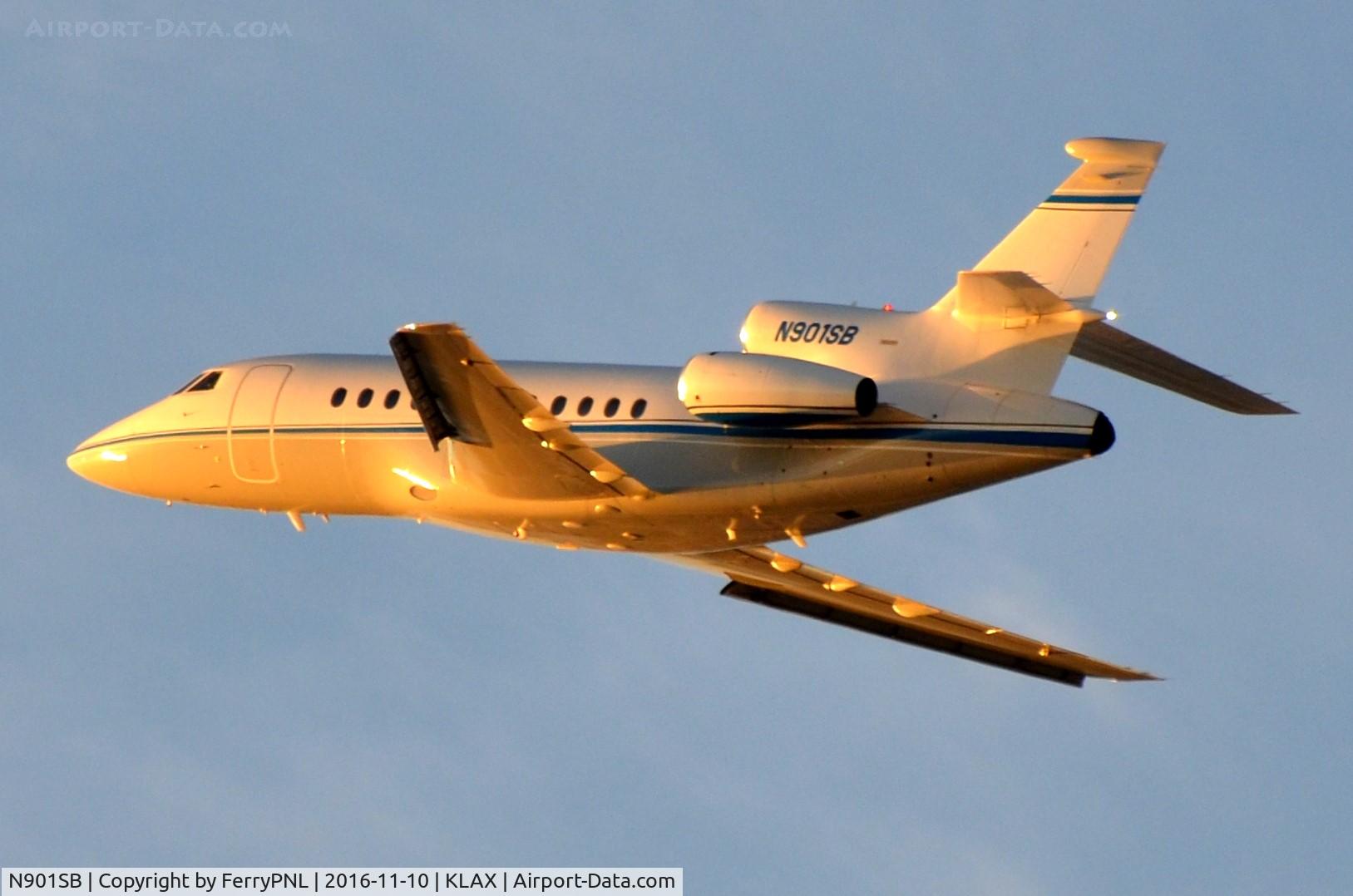 N901SB, Dassault Falcon 900EX C/N 122, DA900EX climbing out of LAX.