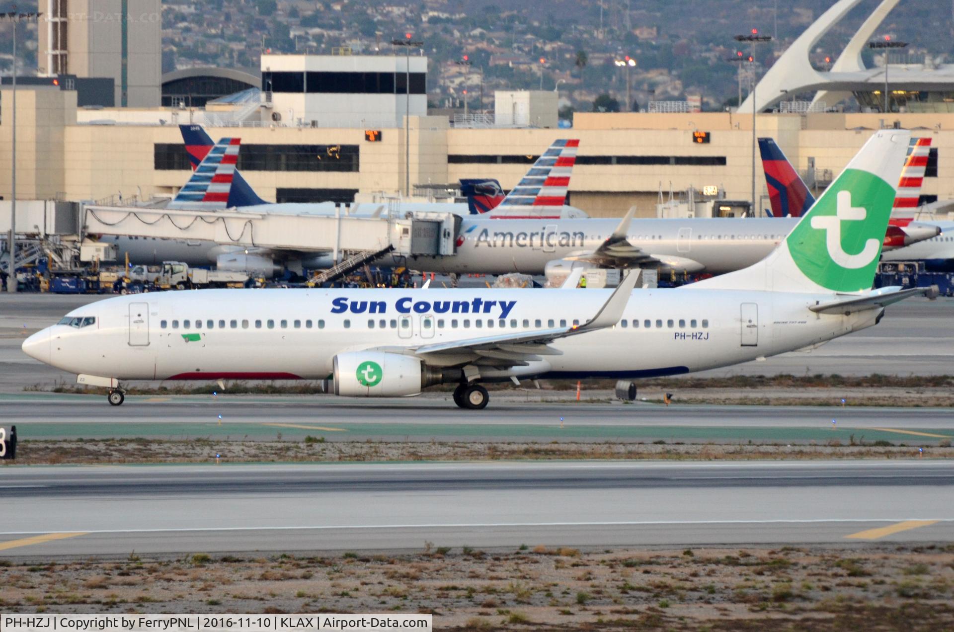 PH-HZJ, 2000 Boeing 737-8K2 C/N 30389, Familiar aircraft seen far from home. Transavia B738 operating this winter on behalf of Sun Country.