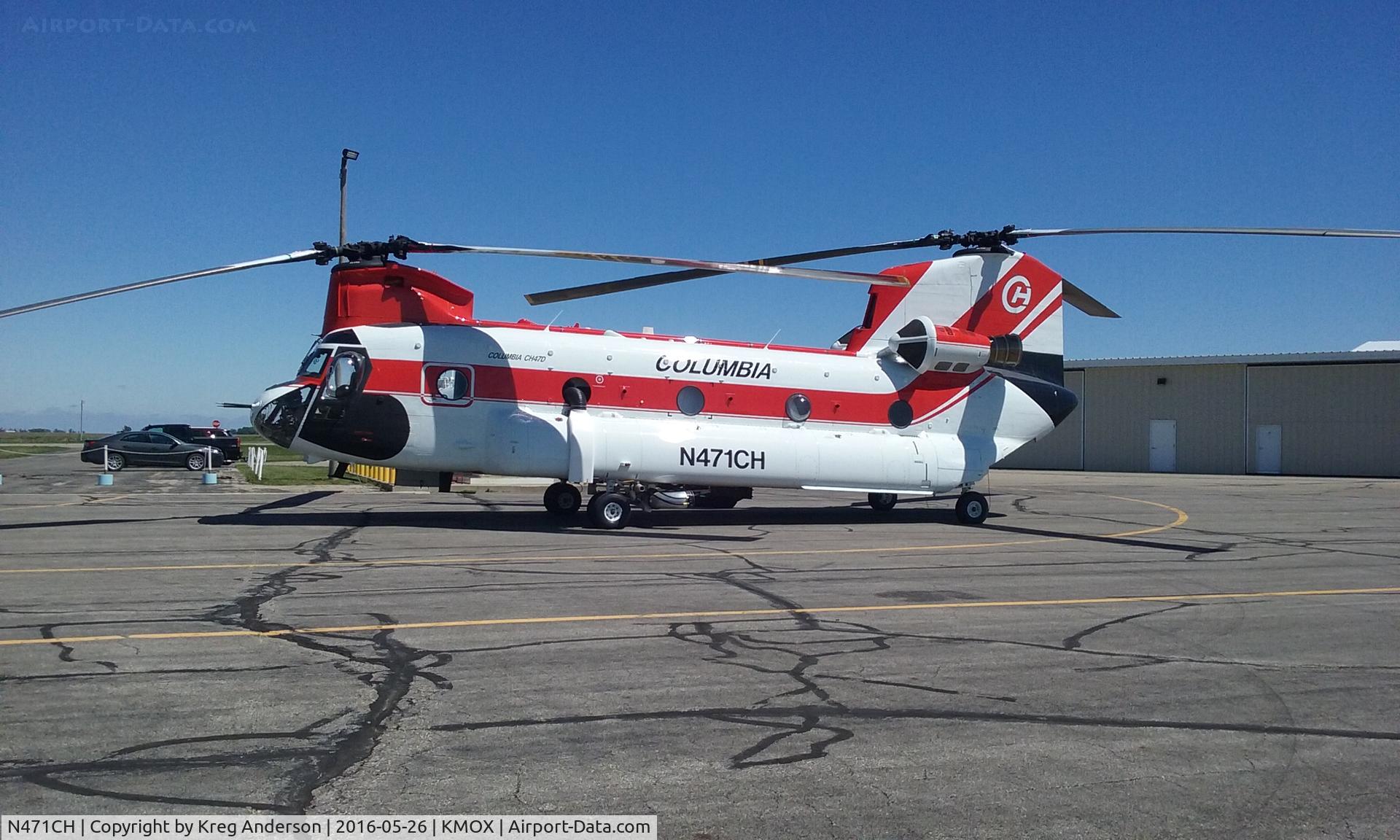N471CH, 1991 Boeing Vertol CH-47D C/N 90-00198, Boeing CH-47 Chinook refueling in Morris, MN.