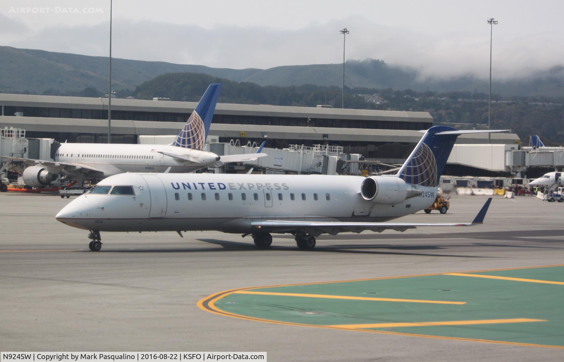 N924SW, 2002 Bombardier CRJ-200LR (CL-600-2B19) C/N 7681, CL-600-2B19