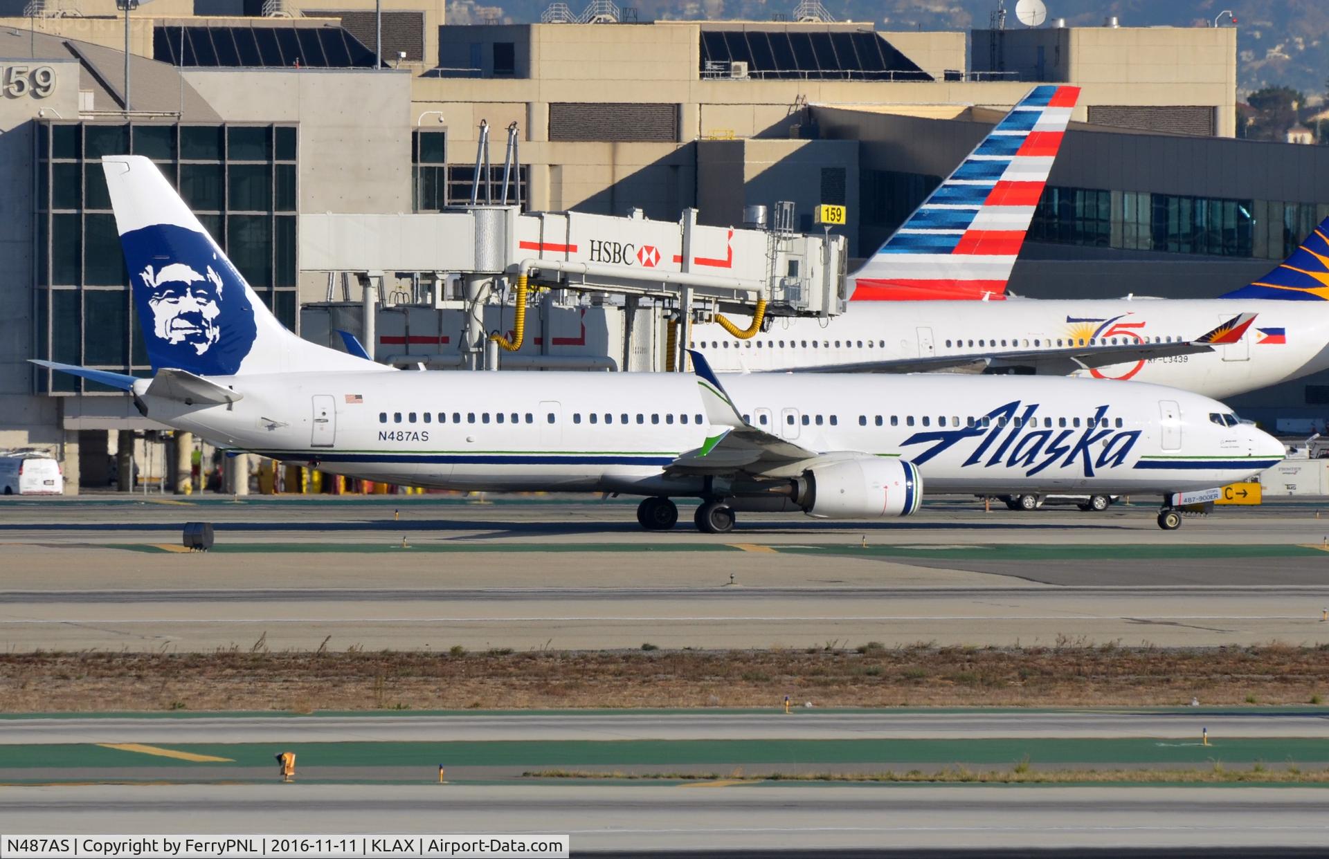 N487AS, 2015 Boeing 737-990/ER C/N 44108, Alaska B739 taxying in